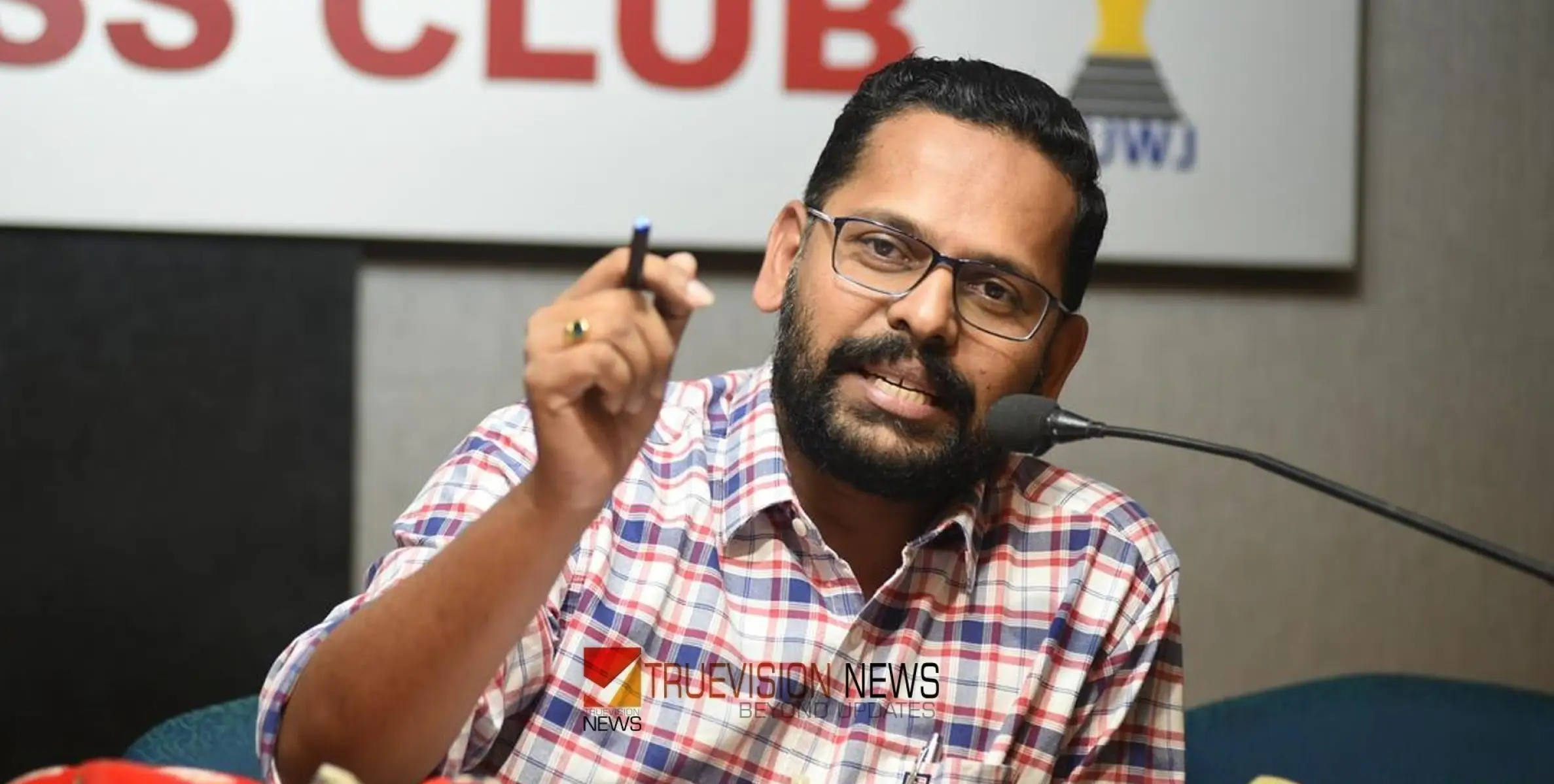 'വിവാദ വിഷയങ്ങള്‍ മാധ്യമങ്ങളോടോ വോട്ടര്‍മാരോടോ പറയേണ്ടതില്ല': സരിന് സിപിഐഎം നിര്‍ദേശം