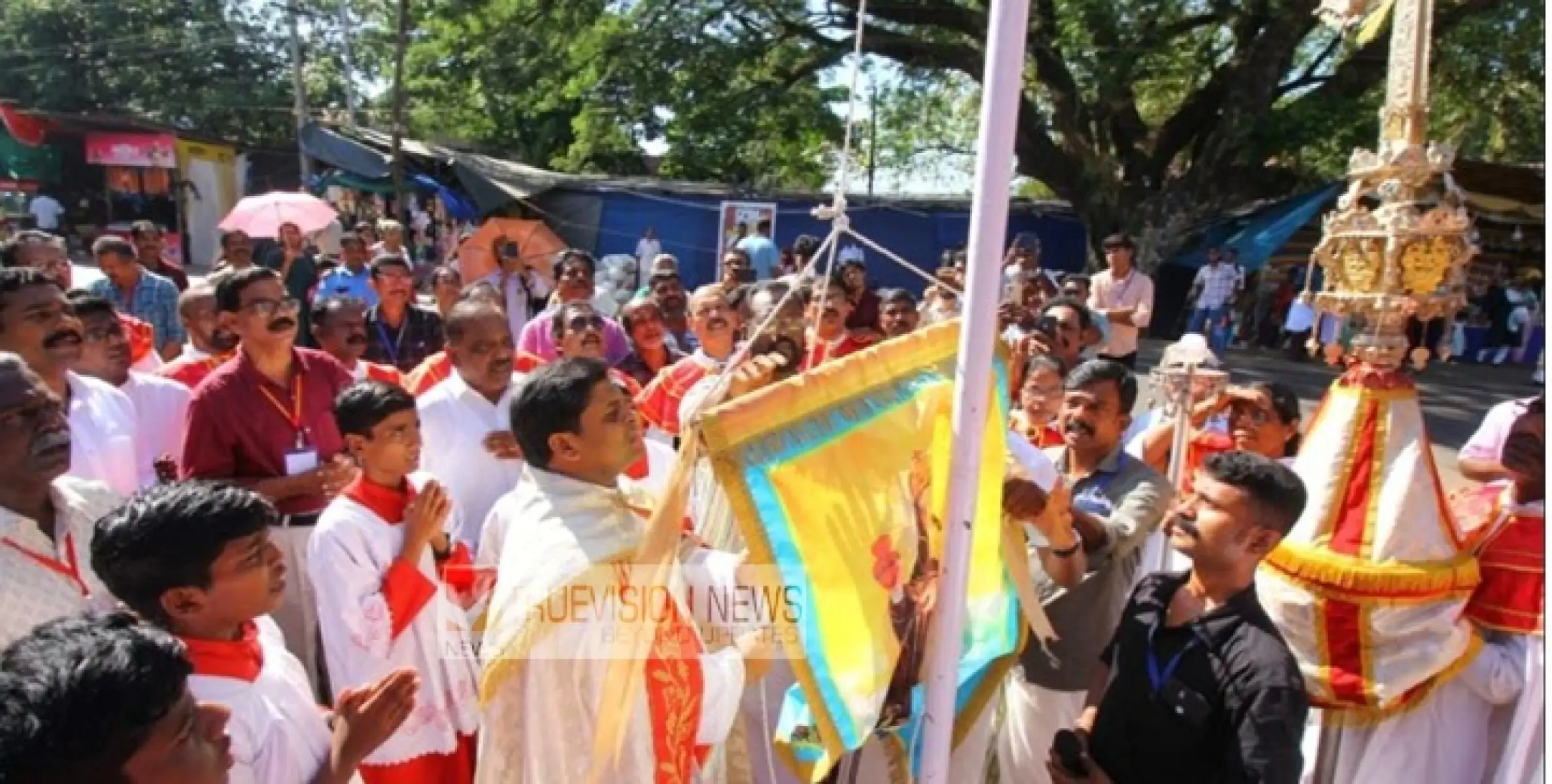 18 ദിവസത്തോളം മയ്യഴിയെ ഭക്തി സാന്ദ്രമാക്കി ഭക്ഷിണേന്ത്യയിലെ പ്രമുഖ തീർത്ഥാടന കേന്ദ്രമായ മാഹി ബസലികവിശുദ്ധ അമ്മ ത്രേസ്യ പുണ്യവതിയുടെ തിരുനാൾ   മഹോത്സവം സമാപിച്ചു.