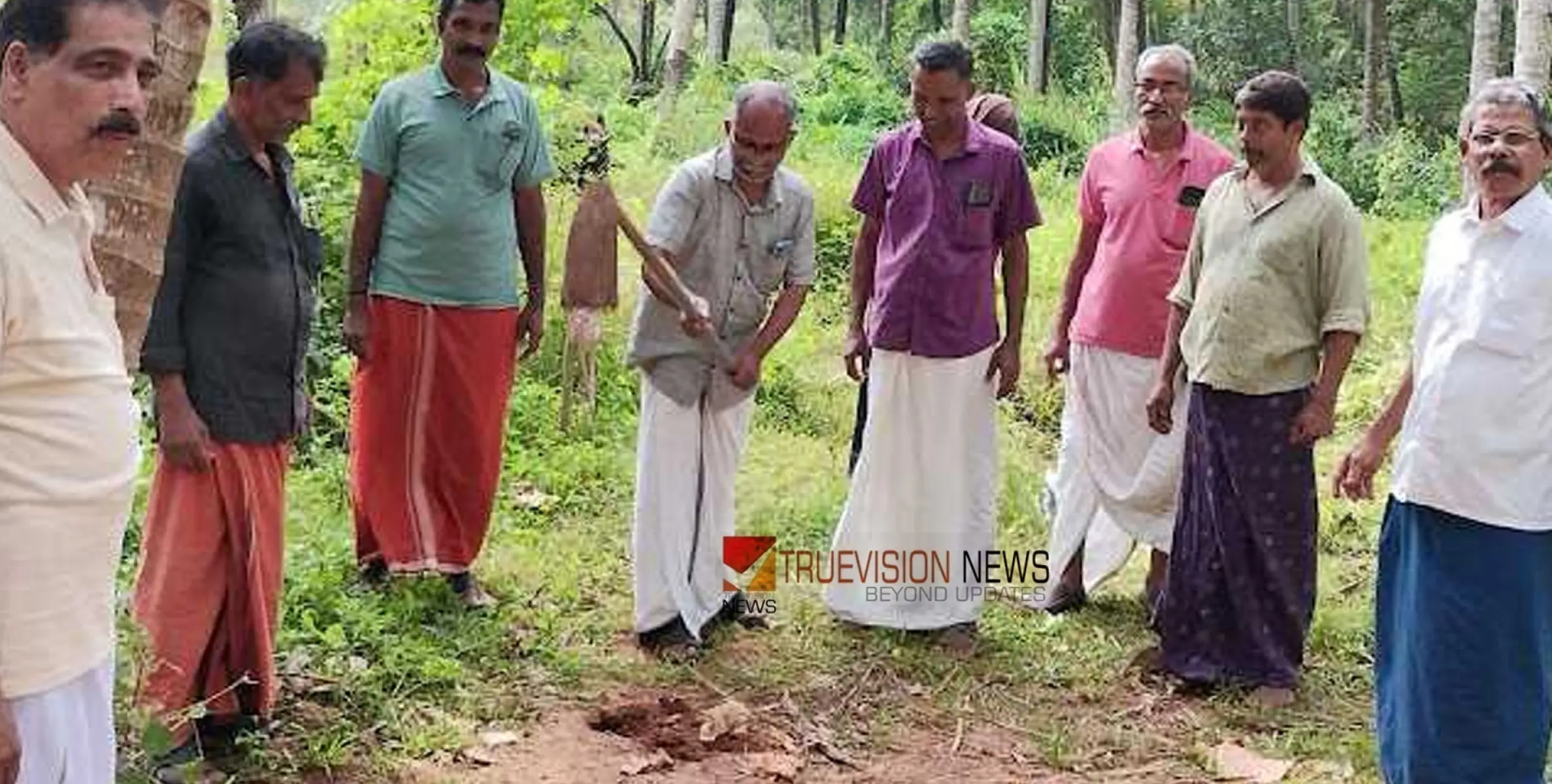  #Roadwork | മന്ദത്ത് കാവ് ക്ഷേത്രം -കുളമുള്ളതിൽ മുക്ക് റോഡ് പ്രവൃത്തി ഉദ്ഘാടനം ചെയ്തു