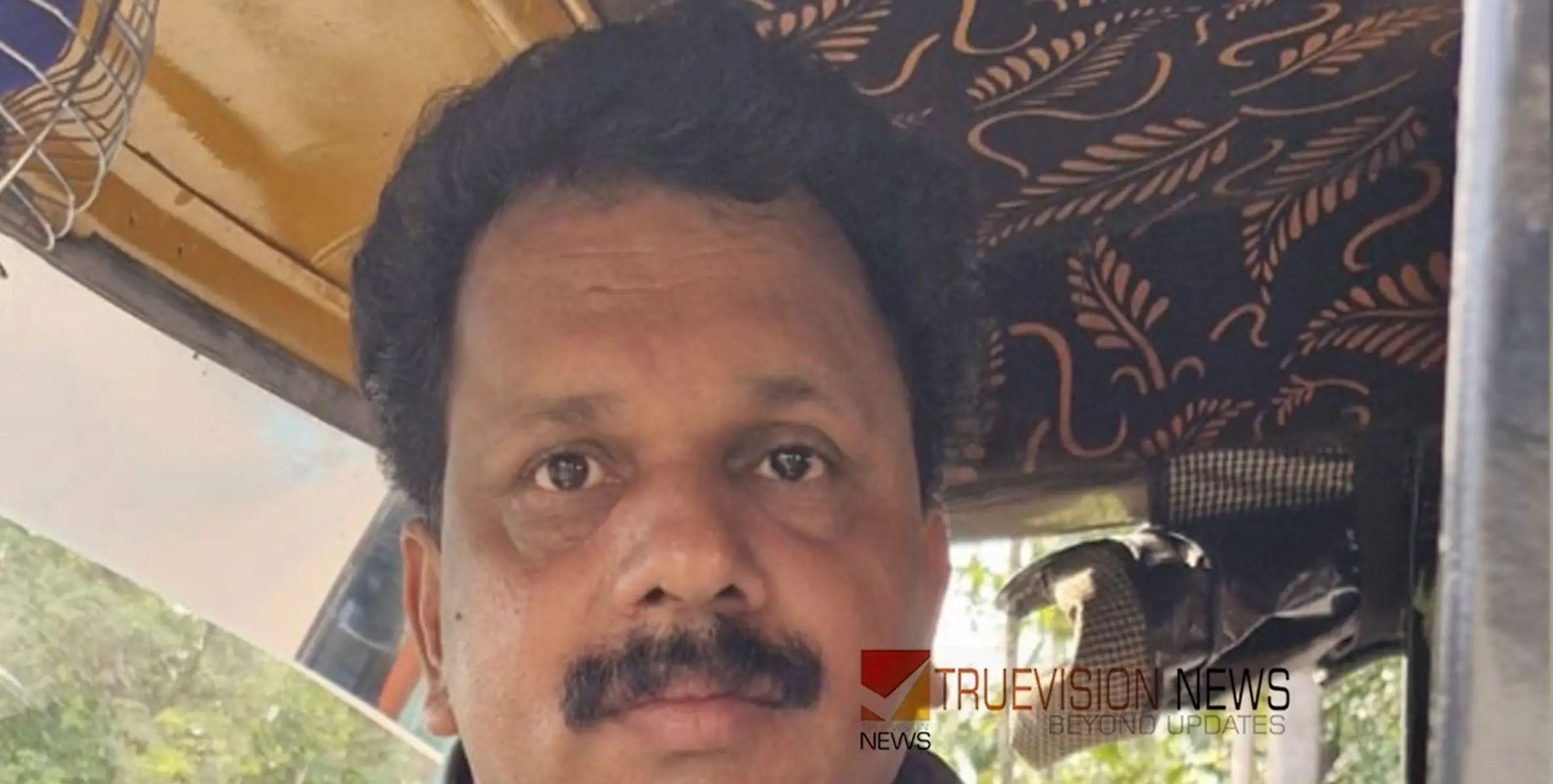 #arrest |  ഒളിപ്പിച്ചത് ഓട്ടോറിക്ഷയിലെ സ്പീക്കര്‍ ക്യാബിനില്‍; വിൽപ്പനയ്ക്ക് കൊണ്ടുവന്ന 22 ലിറ്റര്‍ മാഹി മദ്യവുമായി പേരാമ്പ്ര സ്വദേശി പിടിയിൽ