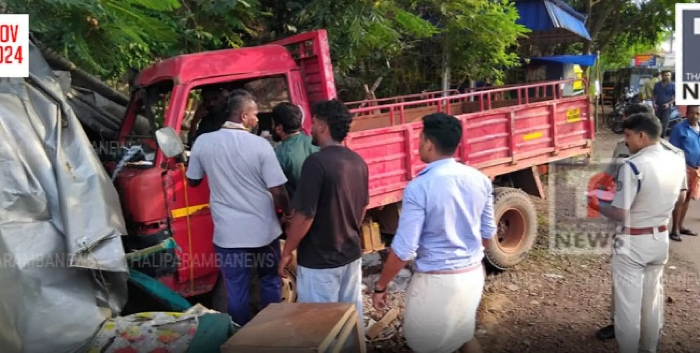 ടിപ്പർ ലോറി തട്ടുകടയിലേക്ക് ഇടിച്ചു കയറി കടയുടമക്ക് പരിക്ക്