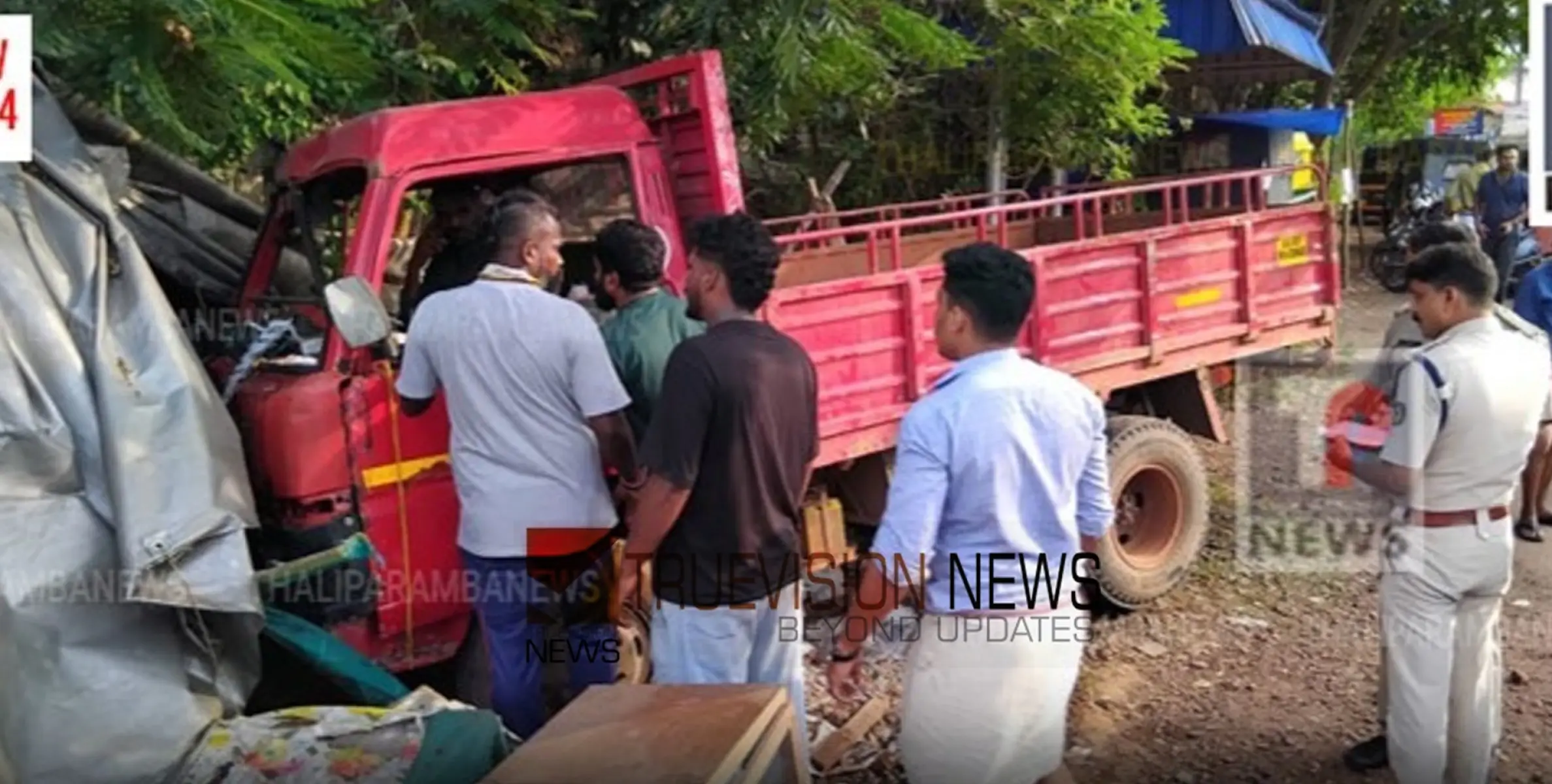 #accident |  കണ്ണൂരിൽ  ടിപ്പർ ലോറി തട്ടുകടയിലേക്ക് ഇടിച്ചു കയറി അപകടം; കടയുടമക്ക് പരിക്ക്