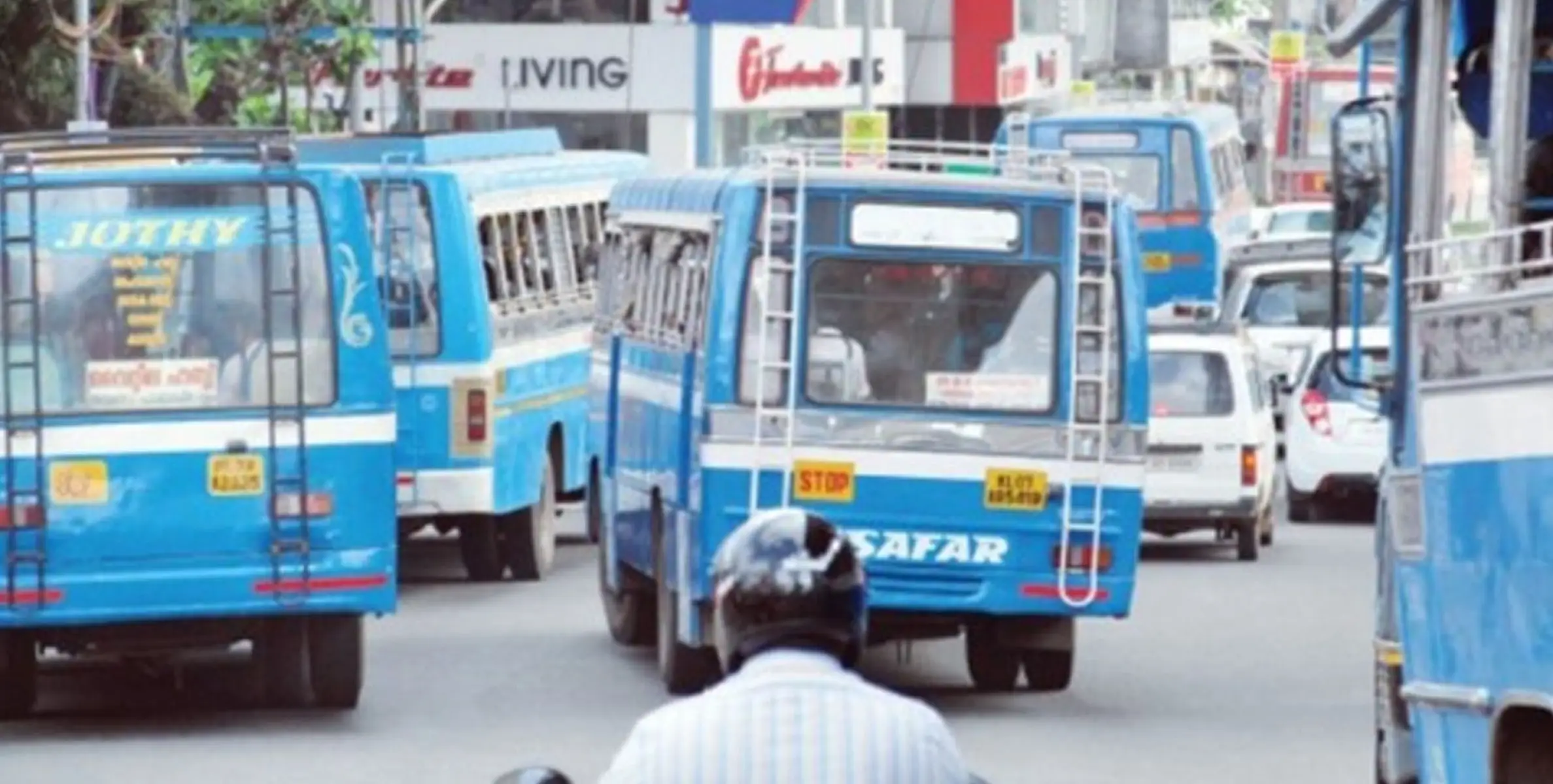 #bus |ബസുകളുടെ നഗരപ്രവേശം ഭാഗികമായി നടപ്പാകുന്നു  