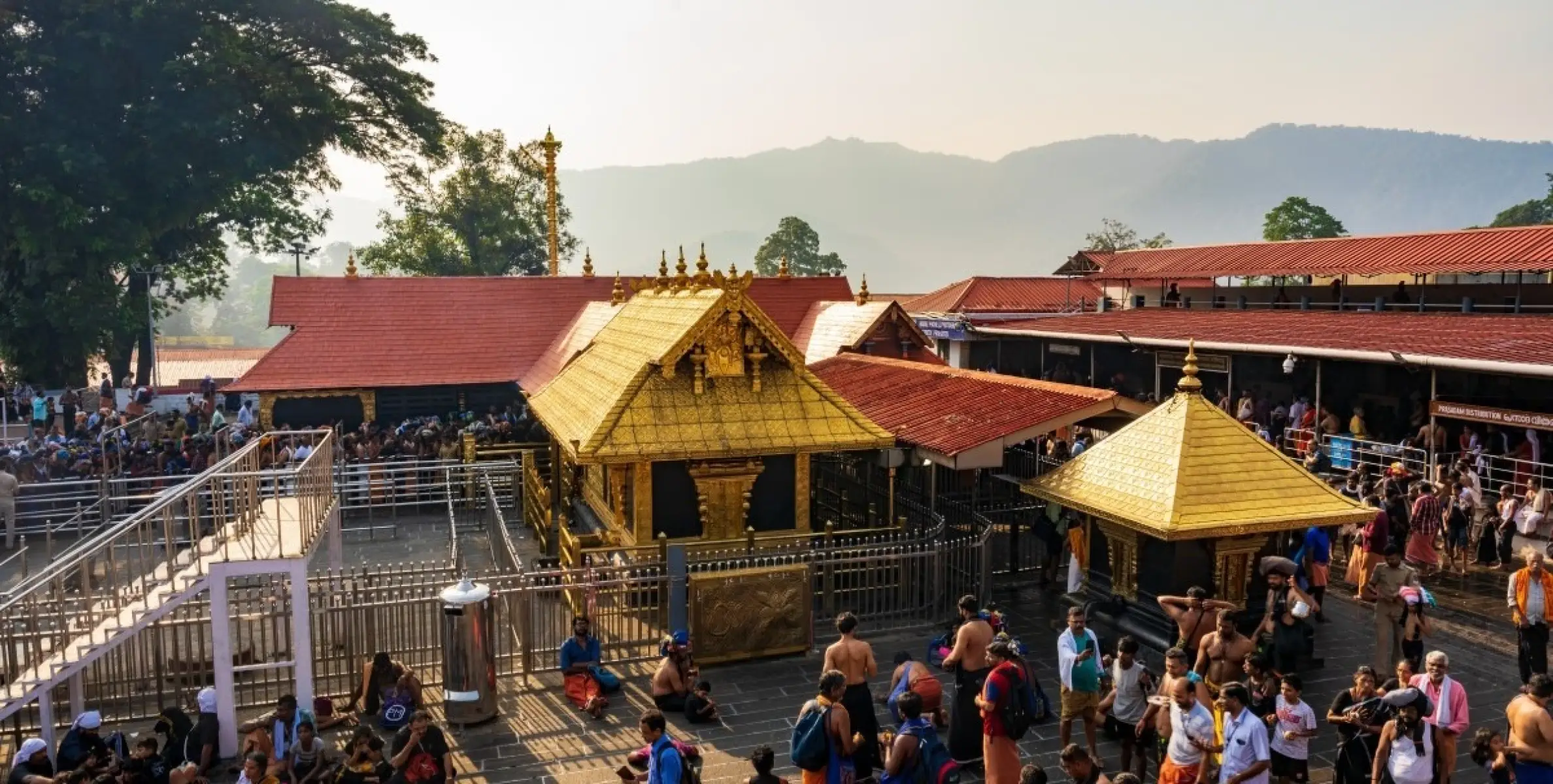 ശബരിമലയിൽ പുഷ്പാലങ്കാരത്തിന് ആചാരപ്രകാരമുള്ള പൂവുകള്‍ മാത്രം: ഹൈക്കോടതി