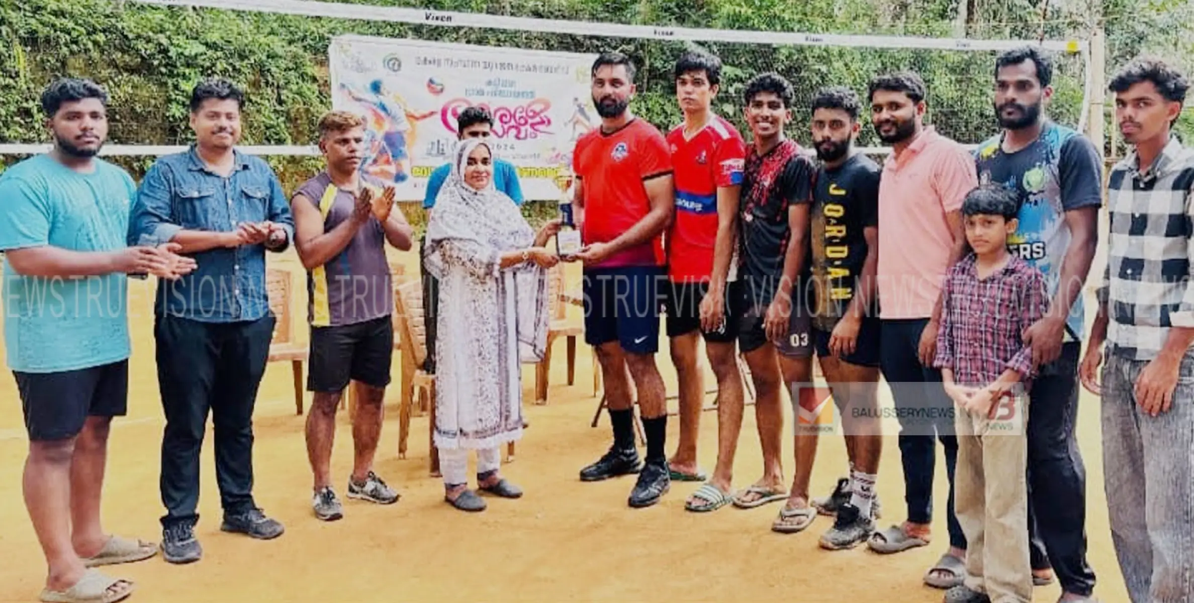 കട്ടിപ്പാറ ഗ്രാമ പഞ്ചായത്ത്‌ കേരളോത്സവം വോളിബോൾ ടൂർണമെന്റിൽ ഗോൾഡൻ സ്റ്റാർ കന്നൂട്ടിപ്പാറ ചാമ്പ്യന്മാരായി