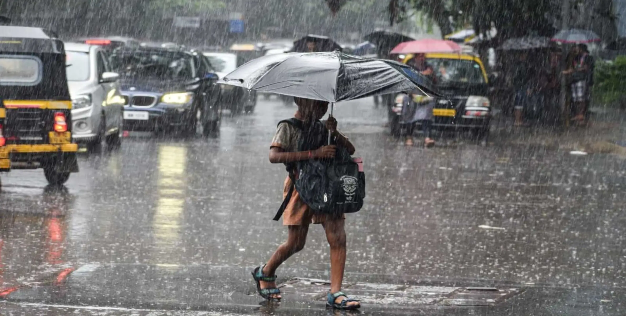 സംസ്ഥാനത്ത് മഴ മുന്നറിയിപ്പിൽ മാറ്റം; അഞ്ച്  ജില്ലകളിൽ റെഡ് അലർട്ട്