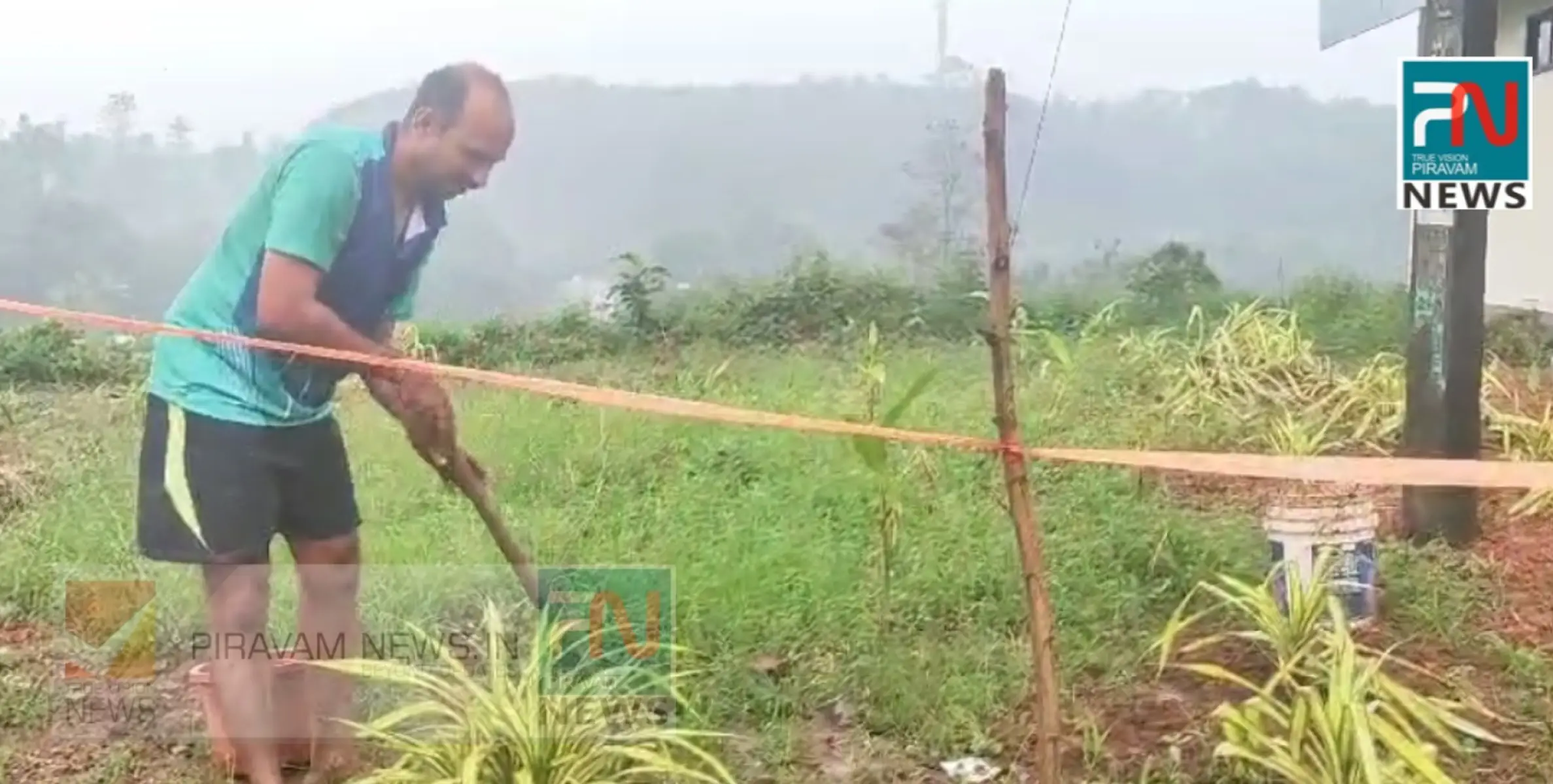 #RobertThottupuram | മാലിന്യമുക്ത കേരളത്തിന്റെ ഭാഗമായി കാടുപിടിച്ചു കിടന്ന റോഡ് സൈഡ് ക്ലീൻ ചെയ്ത് ചെടി വച്ചു പിടിപ്പിച്ചു മാതൃകയായി റോബർട്ട് തോട്ടുപുറം 