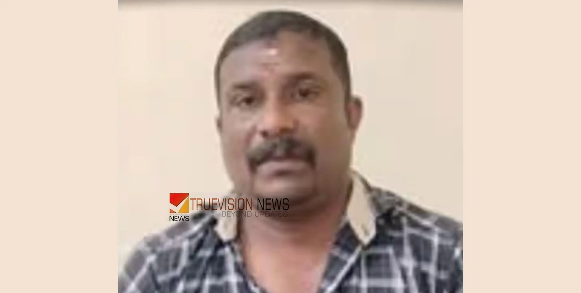 #arrest | സ്കൂട്ടറിൽ കറങ്ങി നടന്ന് വിൽപ്പന, 44കാരൻ അറസ്റ്റിൽ; പിടികൂടിയത് 15.5 ലിറ്റർ ഇന്ത്യൻ നിർമ്മിത വിദേശ മദ്യം