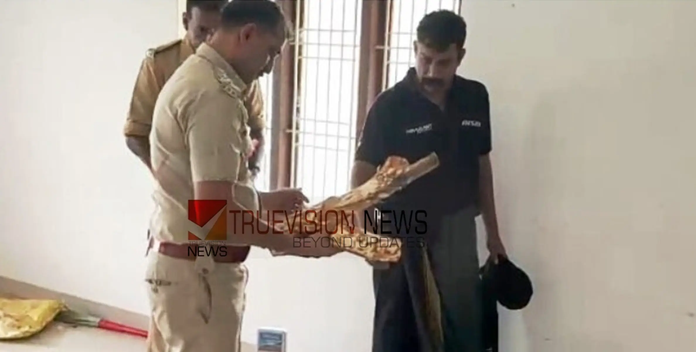 #arrest |  കൊയിലാണ്ടിയിൽ  വീട്ടില്‍ നിന്ന് 130 കിലോ ചന്ദനം പിടികൂടി; നാല്  പേര്‍ അറസ്റ്റില്‍