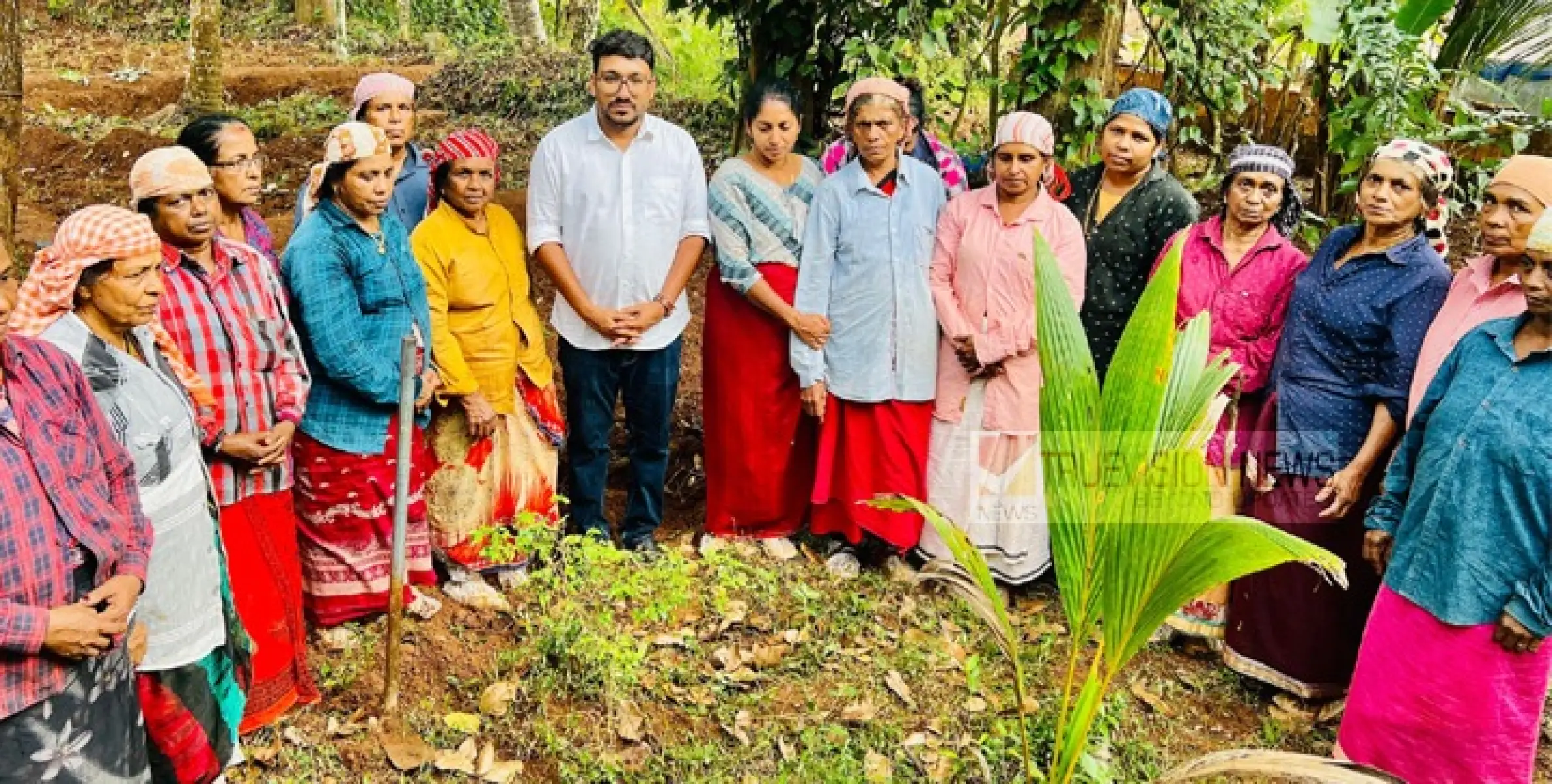 തൊഴിലുറപ്പ് പദ്ധതിയാവിഷ്ക്കരിച്ച മുൻ  പ്രധാനമന്ത്രിഡോ. മൻമോഹൻ സിംഗിന് കുന്നോത്ത്‌പറമ്പ പഞ്ചായത്തിലെങ്ങും തൊഴിലുറപ്പ് തൊഴിലാളികളുടെ ആദരാഞ്ജലികൾ 