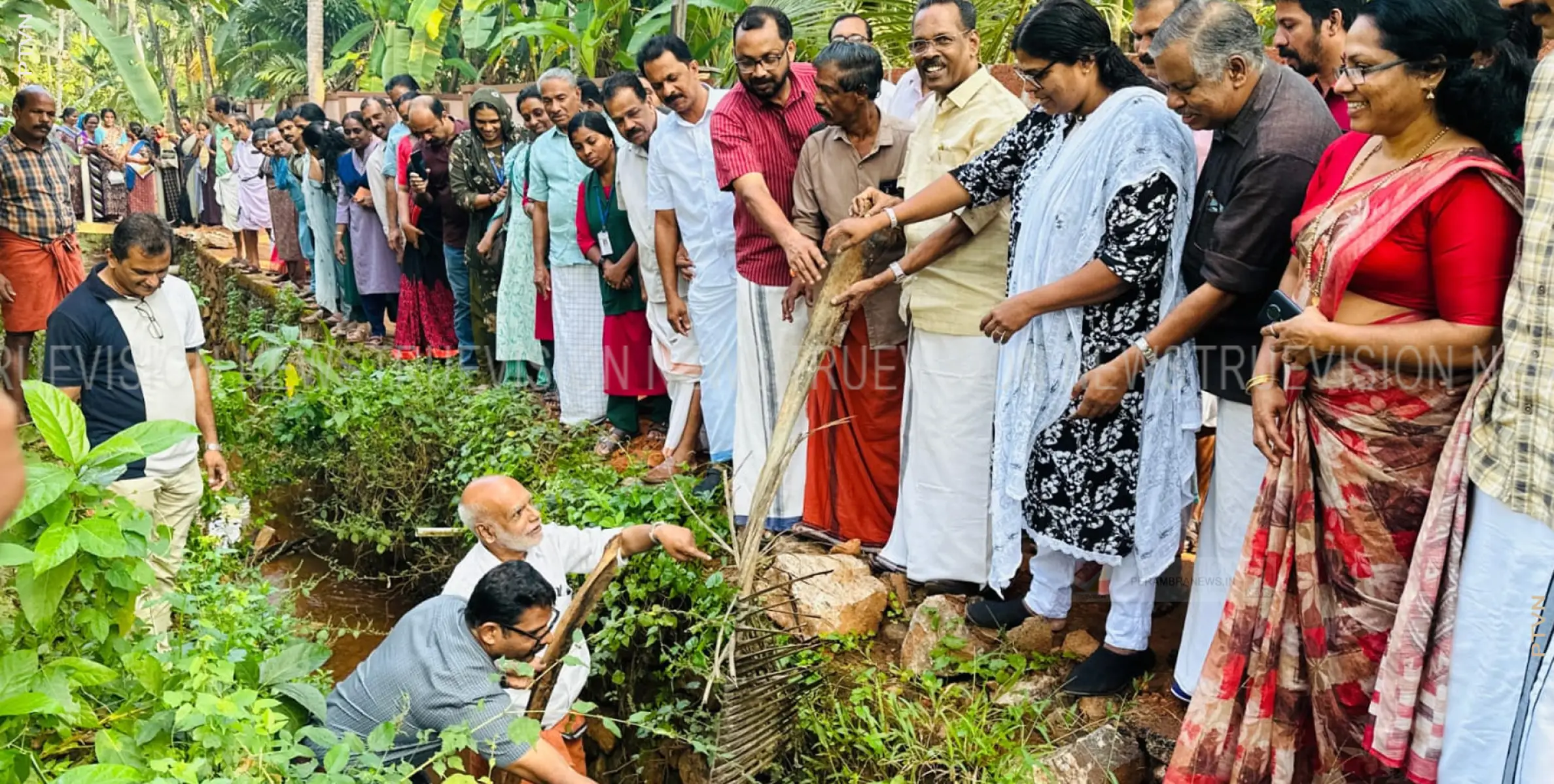  ആച്ചിക്കുളങ്ങര- കണ്ടംചിറ തോട് ശുചീകരണം; ജനകീയ ക്യാമ്പയിന് ജില്ലയില്‍ തുടക്കമായി