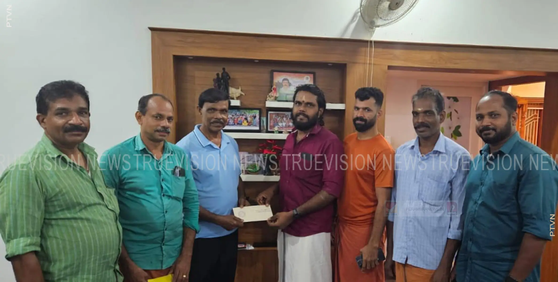 ചിറക്കര നരസിംഹ മൂര്‍ത്തി ക്ഷേത്രത്തില്‍ ധീര സൈനികരെ ആദരിക്കുന്നു