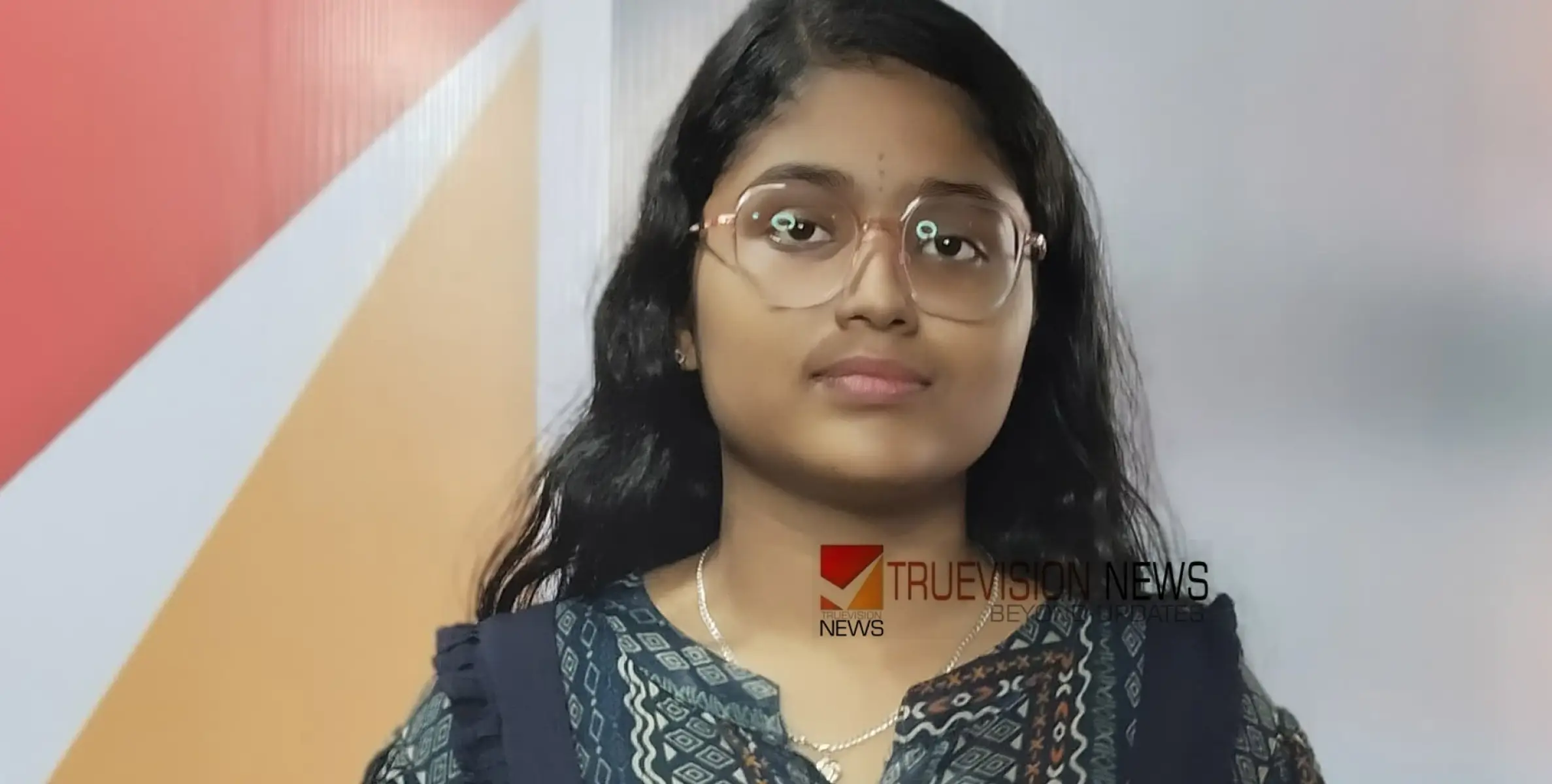 #keralaschoolkalolsavam2025 | ഓയിൽ പെയിൻ്റിംഗിൽ മികവ് കാട്ടി മിത്രവിന്ദ പി ആർ 