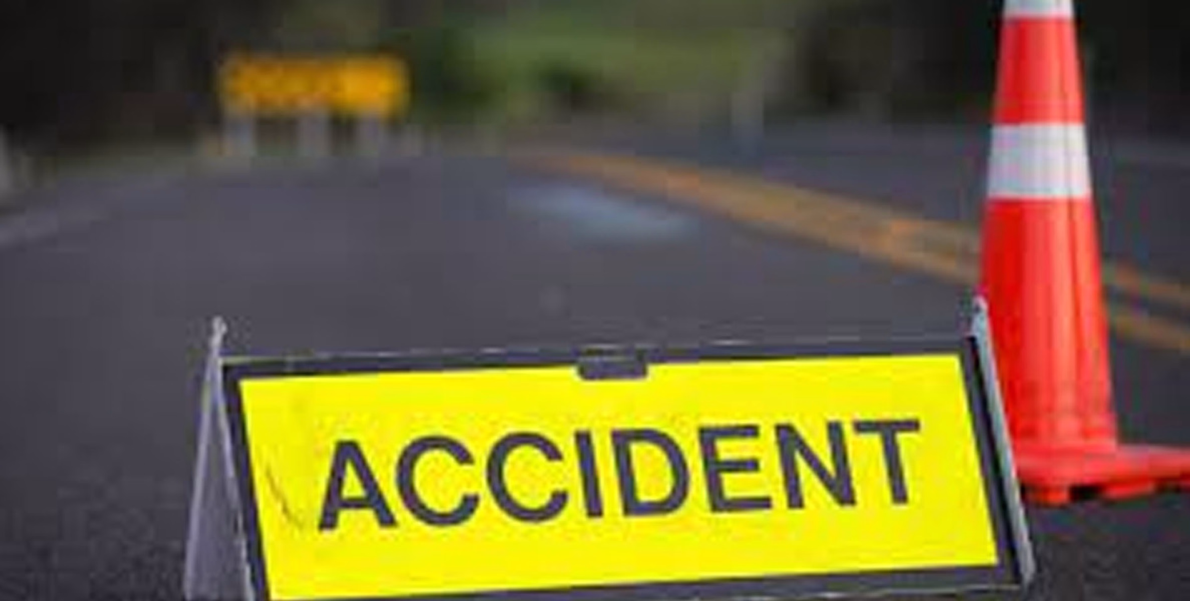 #accident | പറവൂരിൽ നിന്നും വൈറ്റില ഹബ്ബിലേക്ക് പോവുകയായിരുന്നു സ്വകാര്യ ബസ് അപകടത്തിൽപ്പെട്ടു ; 30 പേർക്ക് പരിക്ക്