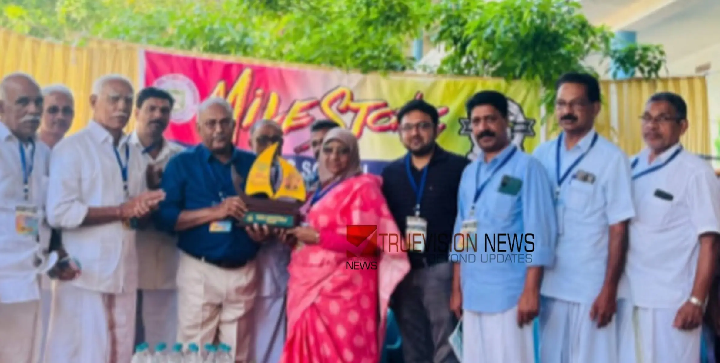 ആരോഗ്യ പരിരക്ഷ; വാണിമേലിലെ ജനകീയ ഡോക്‌ടർ ഉസ്സൻ കുട്ടിയെ ആദരിച്ചു