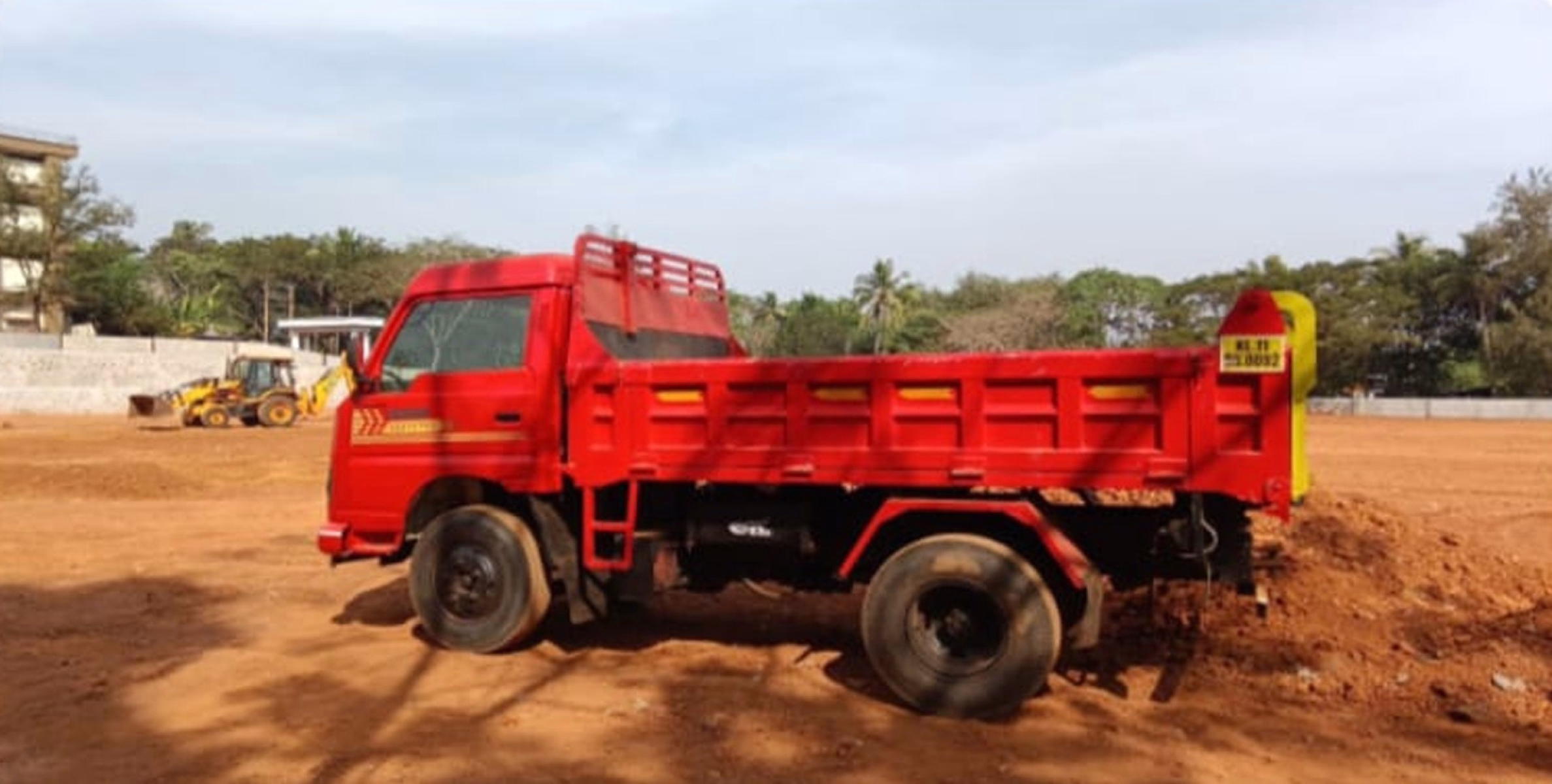 പേരാമ്പ്രയിൽ ജോലിസ്ഥലത്ത് നിർത്തിയിട്ട ടിപ്പറിന്റെ ടയർ മോഷണം പോയി 