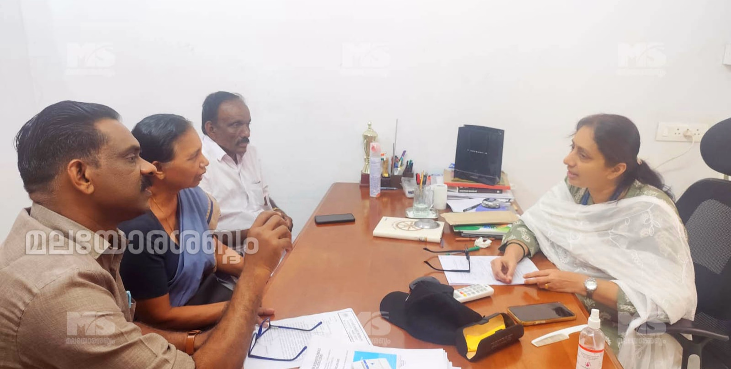 പേരാവൂർ താലൂക്ക് ആശുപത്രിയിൽ ഡോക്ടർമാരെ നിയമിക്കണം: സൂപ്രണ്ടിന് പരാതി നൽകി ബ്ലോക്ക്‌ പഞ്ചായത്ത് മെമ്പർമാർ