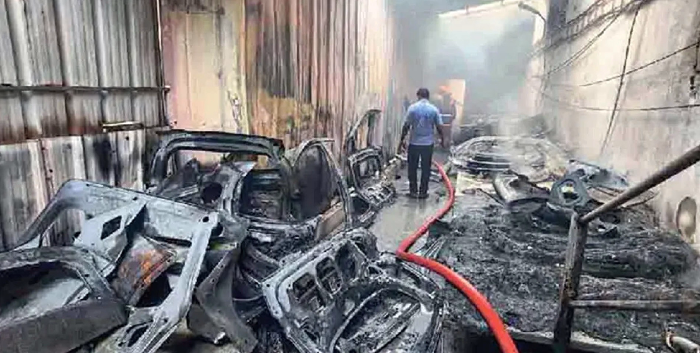 #Fire | കാർ സർവീസ് സെന്ററിൽ തീപിടിത്തം 