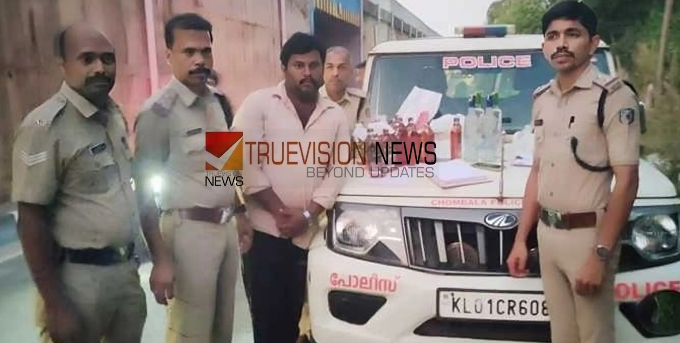 12 ലിറ്റർ മാഹി മദ്യവുമായി യുവാവ്  പൊലീസ് പിടിയില്‍