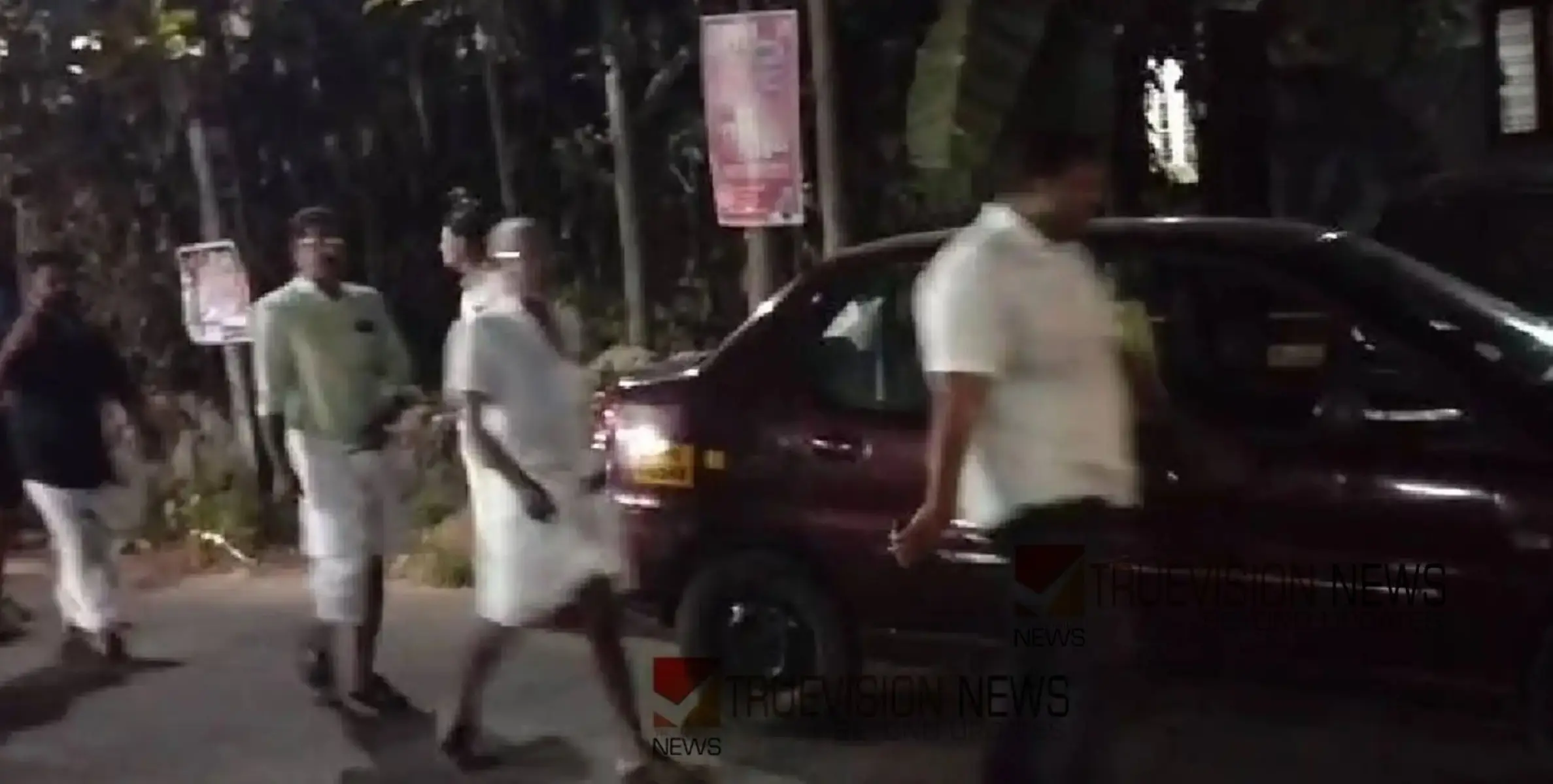 പി കെ ദിവാകരനെ ഒഴിവാക്കിയതിൽ വടകരയിൽ വീണ്ടും പ്രതിഷേധം 