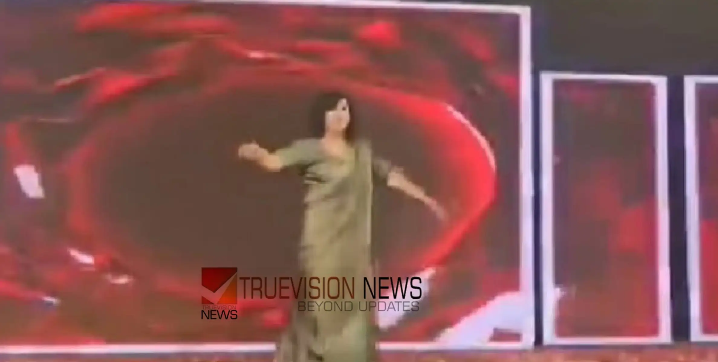 ബന്ധുവിന്റെ വിവാഹ ചടങ്ങിൽ ന‍ൃത്തം ചെയ്യുന്നതിനിടെ യുവതി കുഴഞ്ഞുവീണ് മരിച്ചു