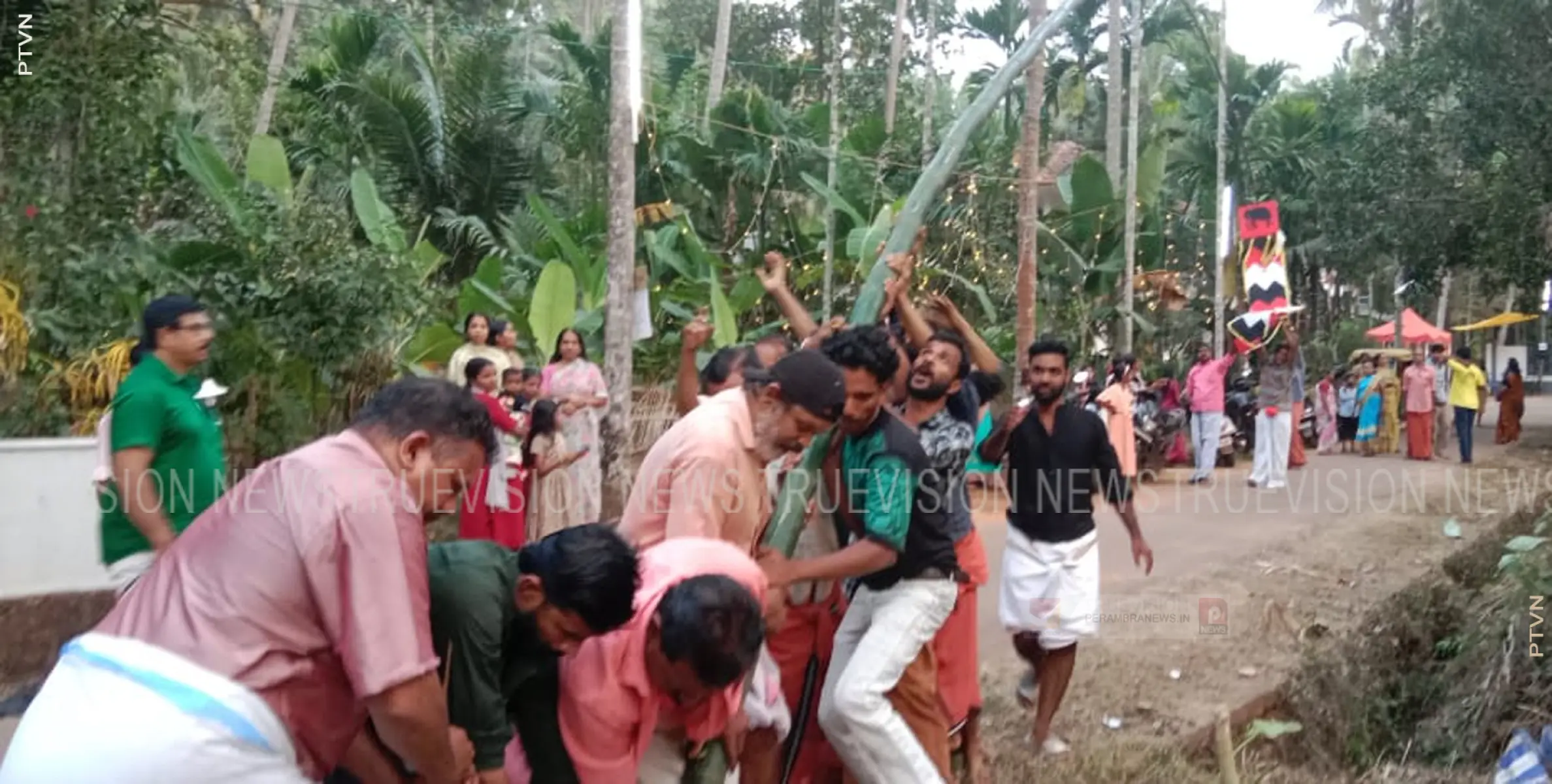 കന്നാട്ടി വഞ്ചിക്കൂളി ദേവസ്ഥാനത്തെ പുനപ്രതിഷ്ഠ തിറ മഹോത്സവത്തിന് കൊടിയേറി 