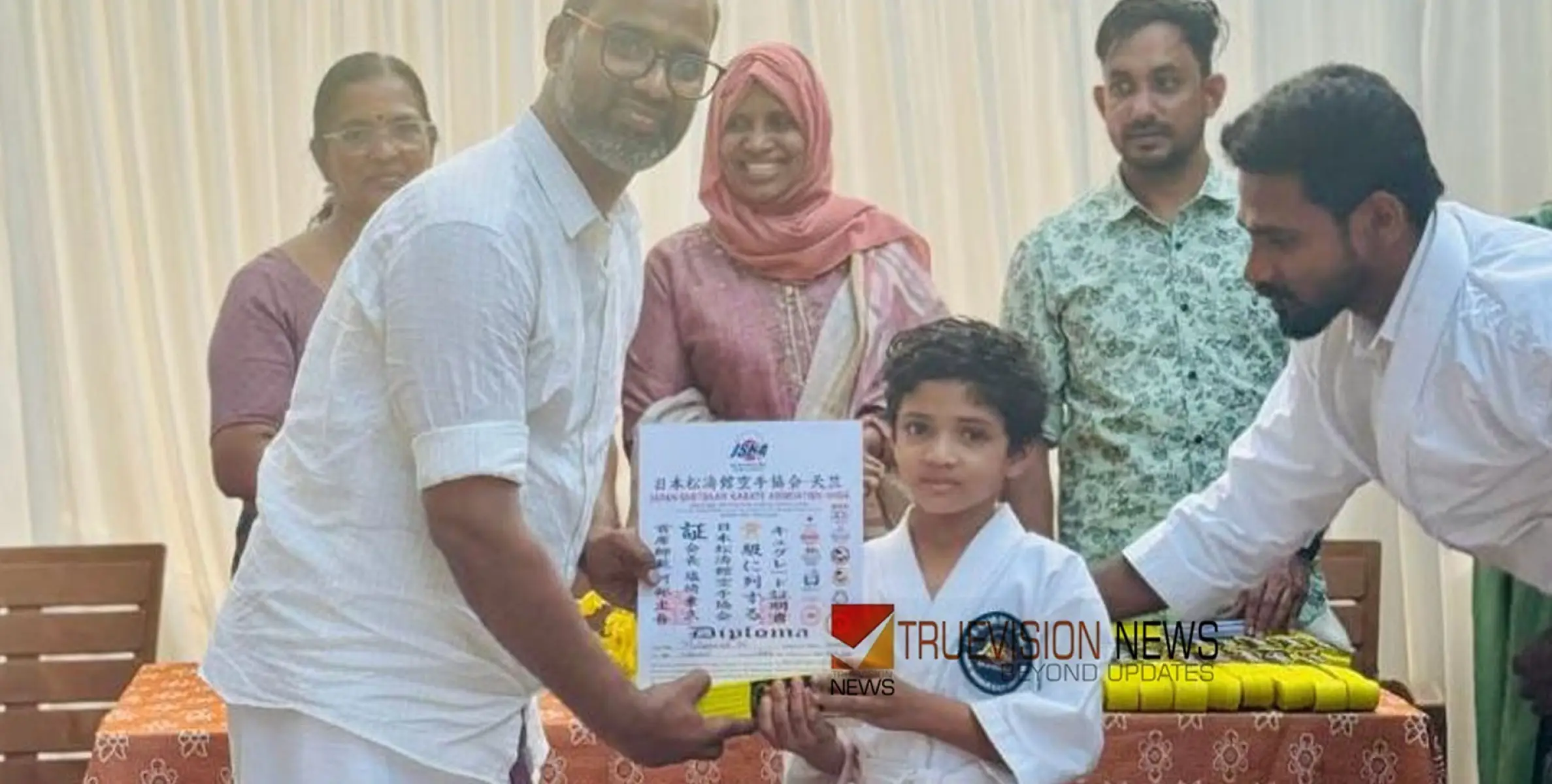അനുമോദന സംഗമം; കരാട്ടെ യെല്ലോ ബെൽറ്റ് ജേതാക്കളെ ആദരിച്ചു 