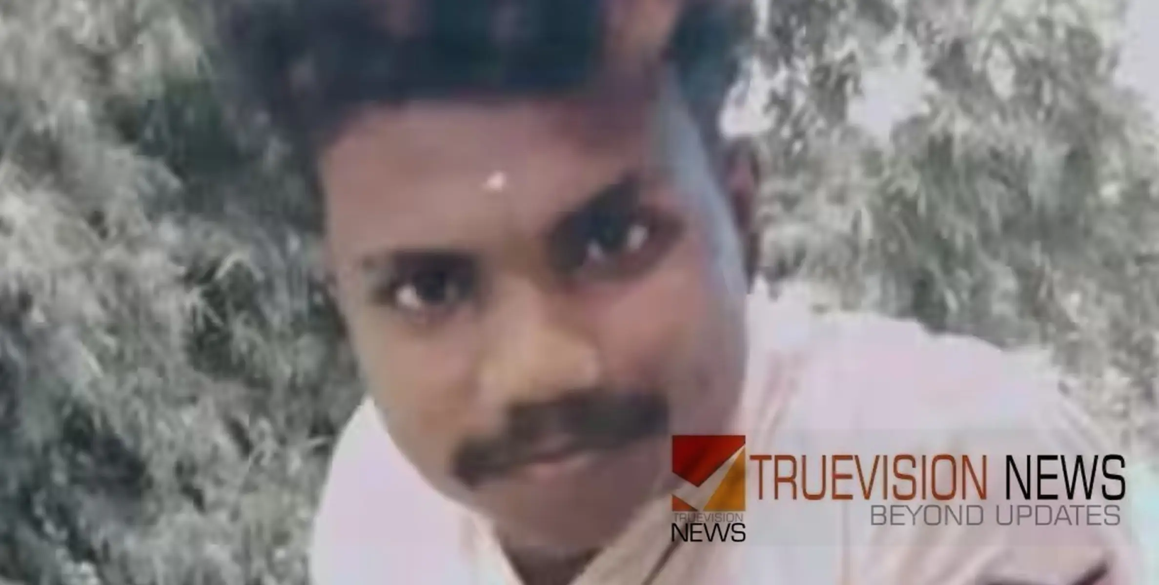 ഉത്സവം കണ്ട് തിരിച്ചു വരവെ നിയന്ത്രണം വിട്ട സ്‌കൂട്ടർ മറിഞ്ഞ് യുവാവ് മരിച്ചു,സുഹൃത്തിന് പരിക്ക് 