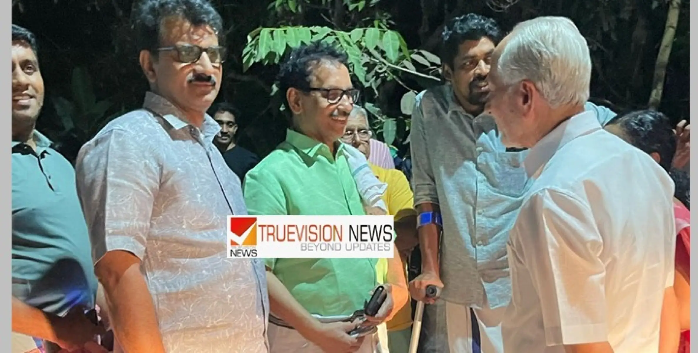 പാനൂരിൽ പുലിയെ കണ്ടെന്നഭ്യൂഹമുയർന്ന സ്ഥലത്ത്  പരിശോധനക്ക് നേതൃത്വം നൽകാൻ എം എൽ എയും, നഗരസഭാ ചെയർമാനുമെത്തി