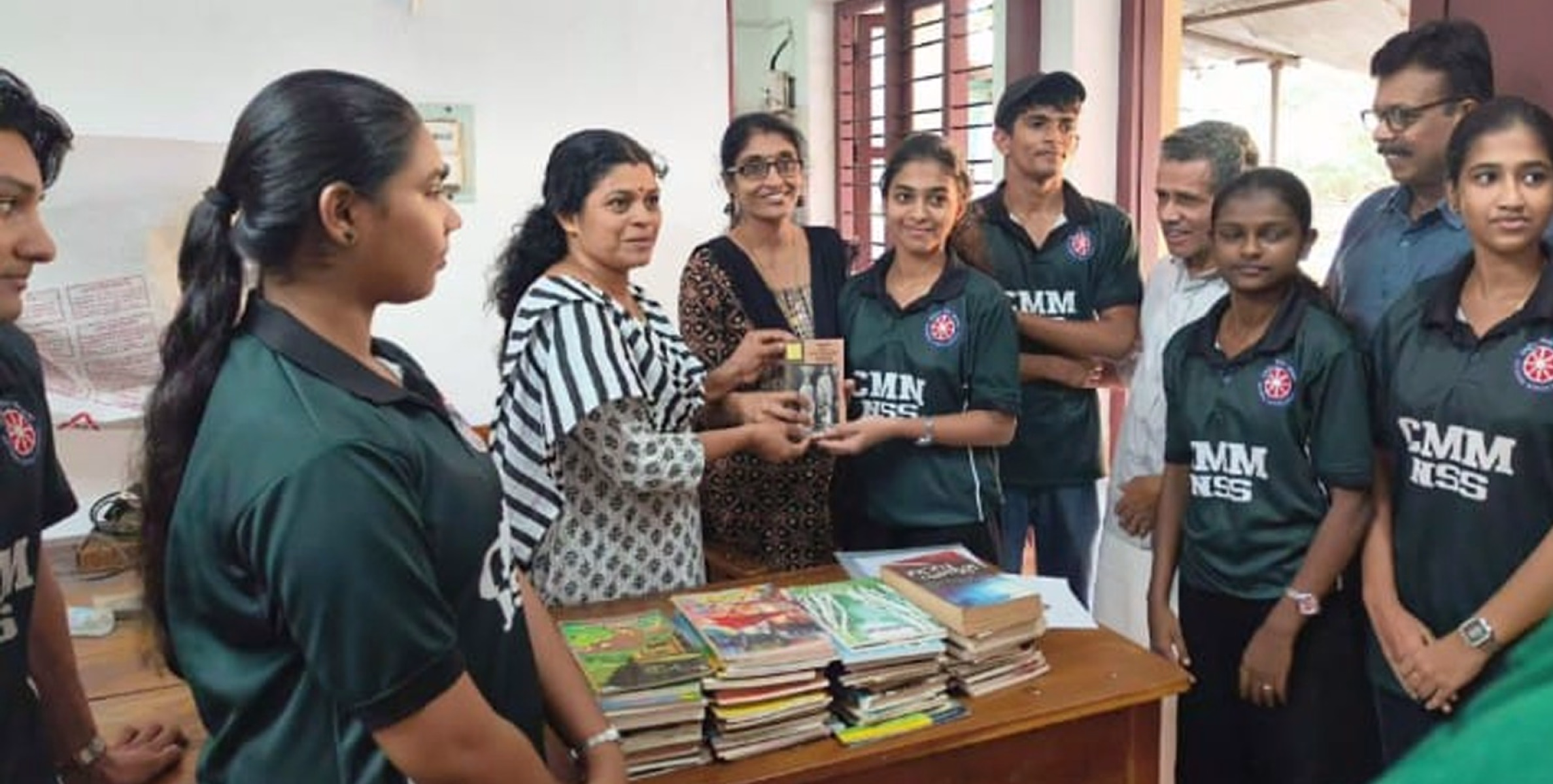 എന്‍എസ്എസ് യൂണിറ്റിന്റെ ആഭിമുഖ്യത്തില്‍ ചില്‍ഡ്രന്‍സ് ലൈബ്രറിയിലേക്ക് പുസ്തകങ്ങള്‍ സമാഹരിച്ചു