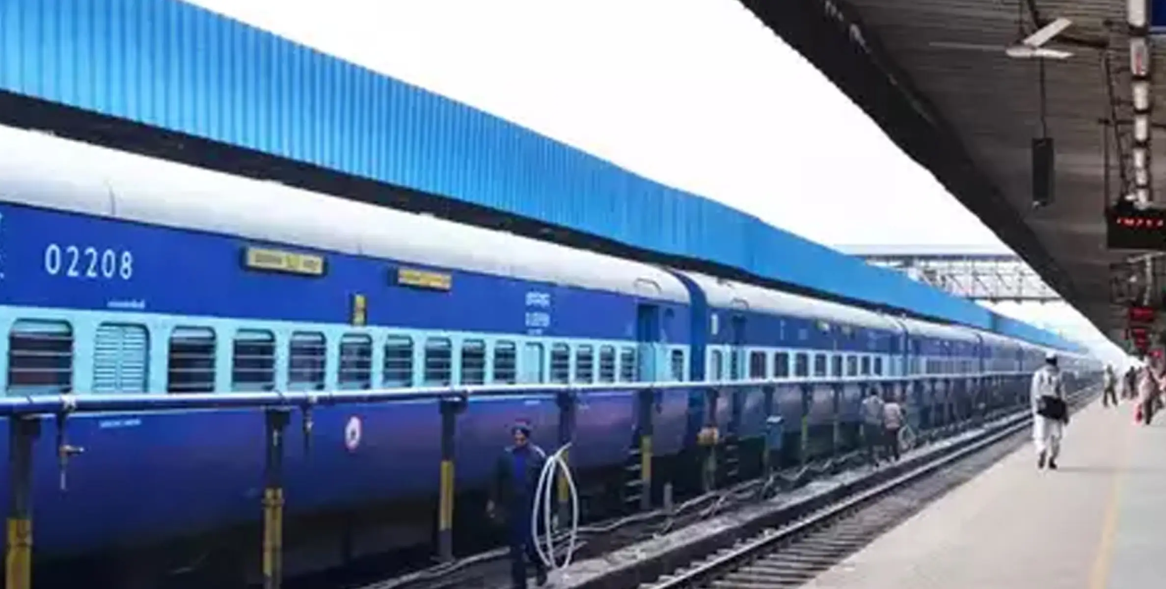 ട്രെയിനിന് അടിയിൽ പെട്ട് മലയാളി സ്റ്റേഷൻമാസ്റ്റർക്ക് ദാരുണാന്ത്യം.