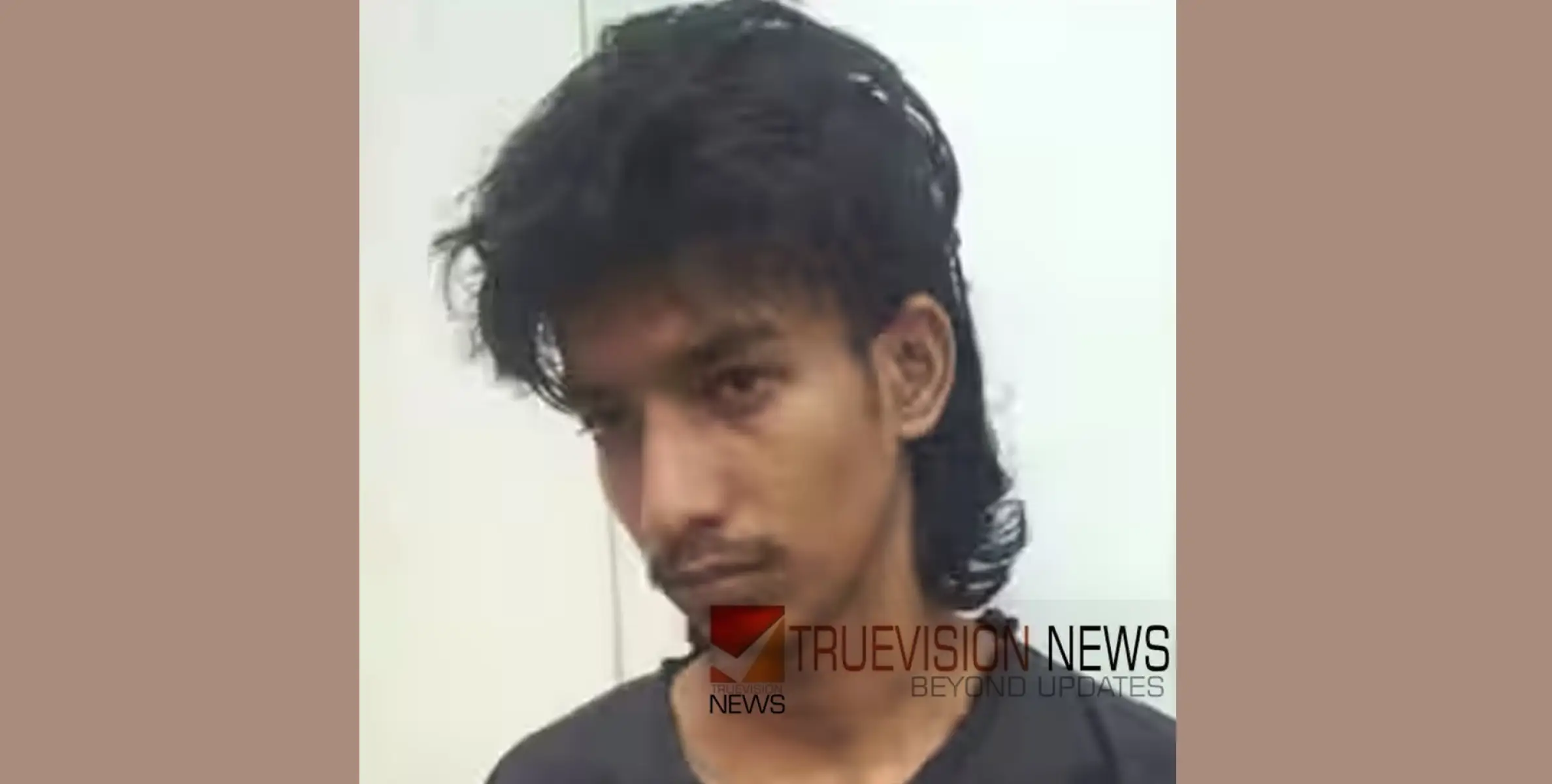 നടുറോഡിൽ മോട്ടോർ ബൈക്ക് അഭ്യാസം, പിടികൂടിയതിന് ശേഷവും പരാക്രമം; യുവാവ് അറസ്റ്റിൽ