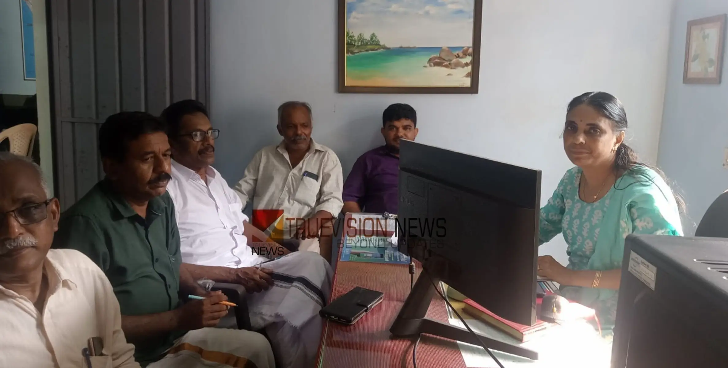ഭൂ​നി​കു​തി കുത്തനെ; ഭൂ​നി​കു​തി വർധന പിൻവലിക്കണം -വില്ലേജ്  ജനകീയ സമിതി