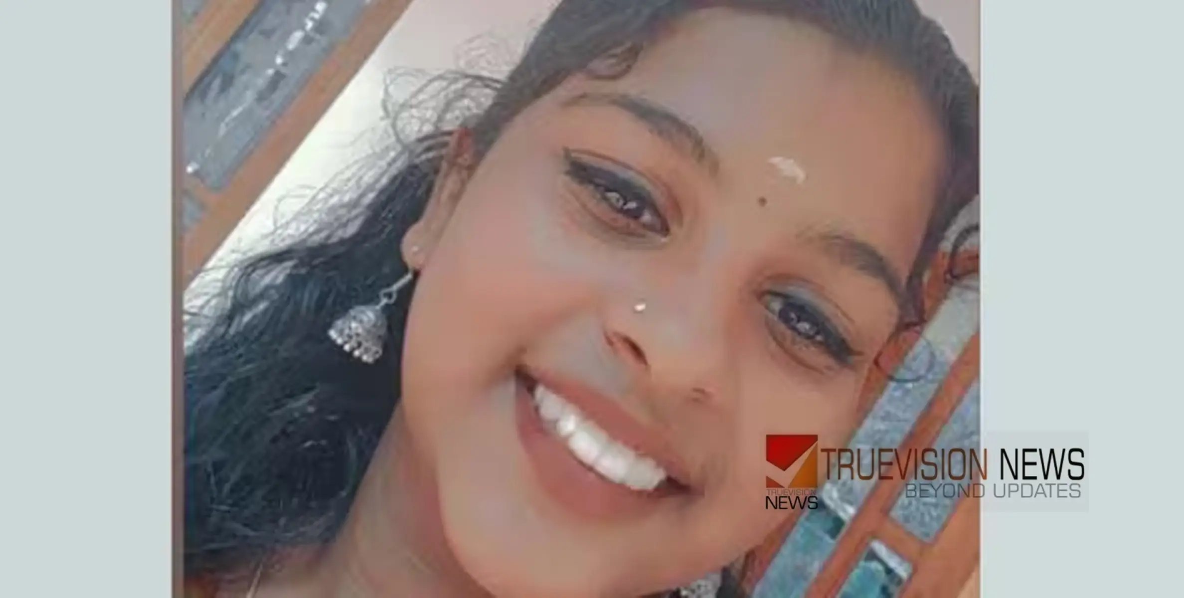  വീടിനുള്ളിൽ ആത്മഹത്യക്ക് ശ്രമിച്ച പത്താം ക്ലാസ് വിദ്യാർത്ഥിനി മരിച്ചു, അസ്വഭ്വാവിക മരണത്തിന് കേസെടുത്തു പൊലീസ് 