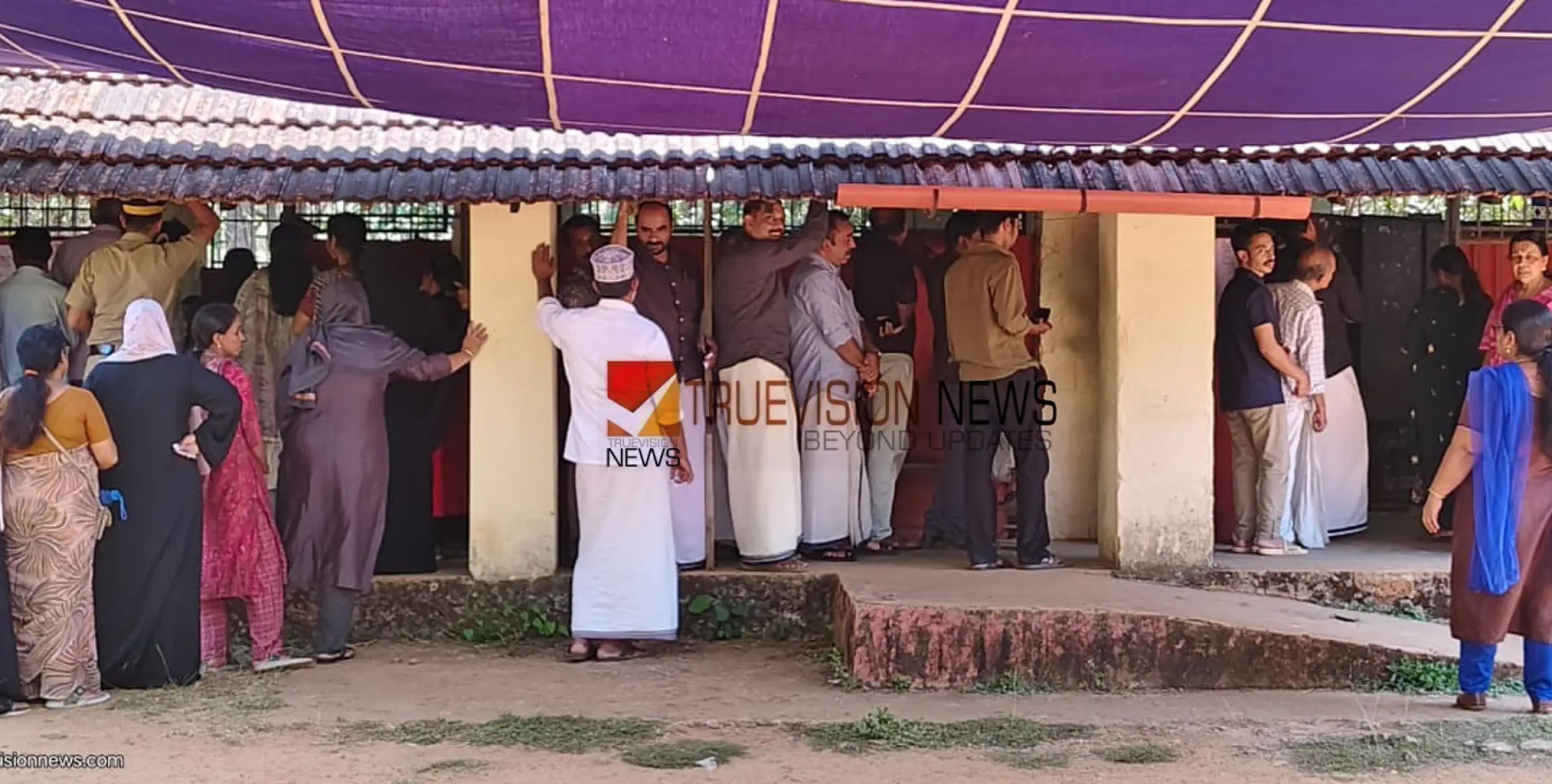  കുഞ്ഞല്ലൂർ വാർഡിൽ വോട്ടെടുപ്പ് പൂർത്തിയായി; വോട്ടെണ്ണൽ നാളെ  മുതുവടത്തൂർ വി.വി.എൽ.പി. സ്‌കൂളിൽ 
