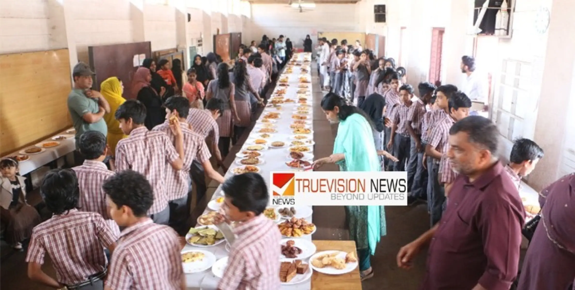 ചമ്പാട് വെസ്റ്റ് യുപി സ്കൂളിൽ സംഘടിപ്പിച്ച റംസാൻ ഫുഡ് ഫെസ്റ്റ് 'ഒരു വടക്കൻ വിഭവ കഥ' വേറിട്ട അനുഭവമായി. 