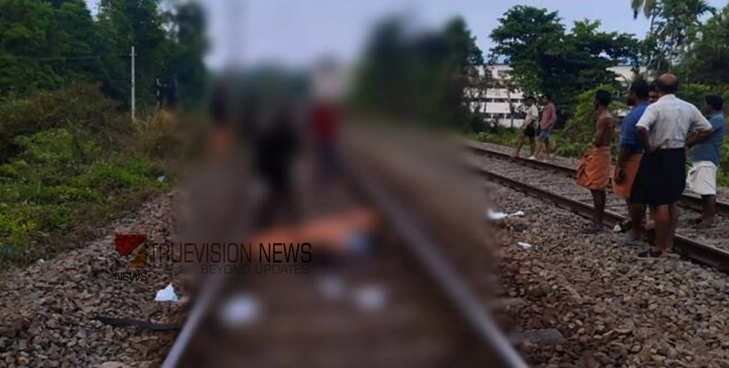 വന്ദേഭാരത് തട്ടി ഒമ്പതാം ക്ലാസ് വിദ്യാർത്ഥിനിയ്ക്ക് ദാരുണാന്ത്യം