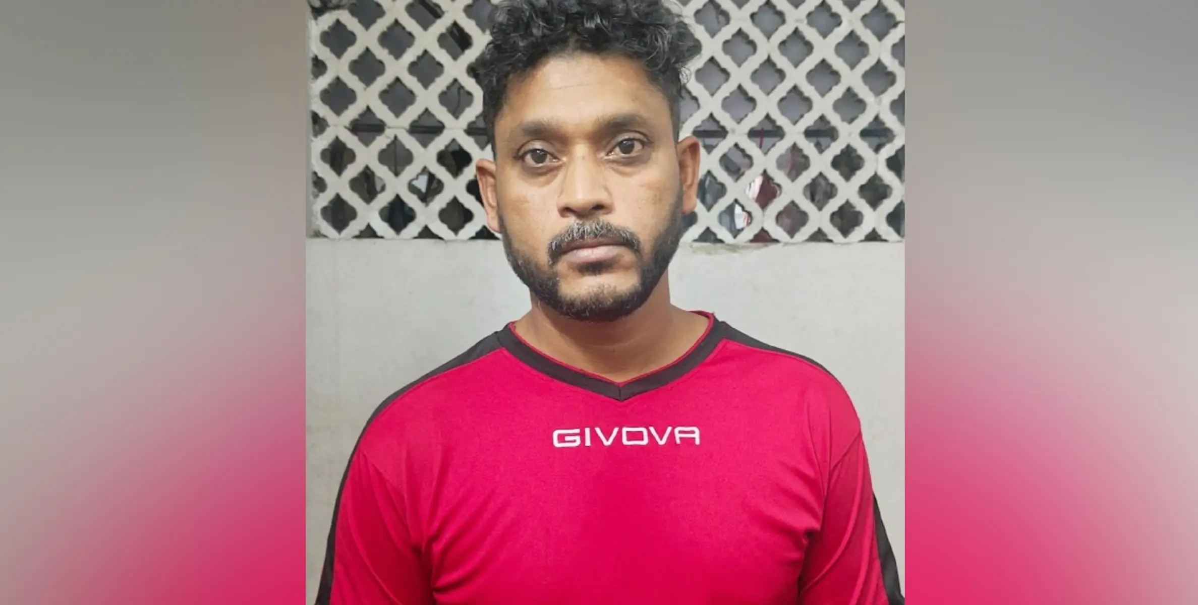 ജീവനക്കാരി വസ്ത്രം മാറുന്ന ദൃശ്യങ്ങൾ പകർത്തി ഭീഷണിപ്പെടുത്തി പീഡിപ്പിച്ചു പ്രതി മൂന്നുവർഷത്തിനുശേഷം പിടിയിൽ.