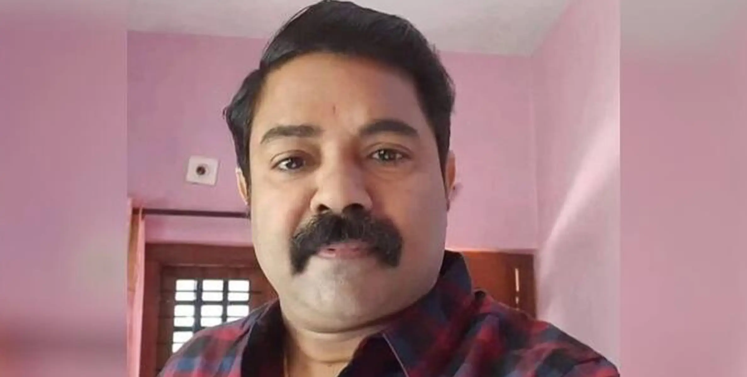 വ്യായാമത്തിനിടെ മധ്യവയസ്കൻ കുഴഞ്ഞ് വീണ് മരിച്ചു.
