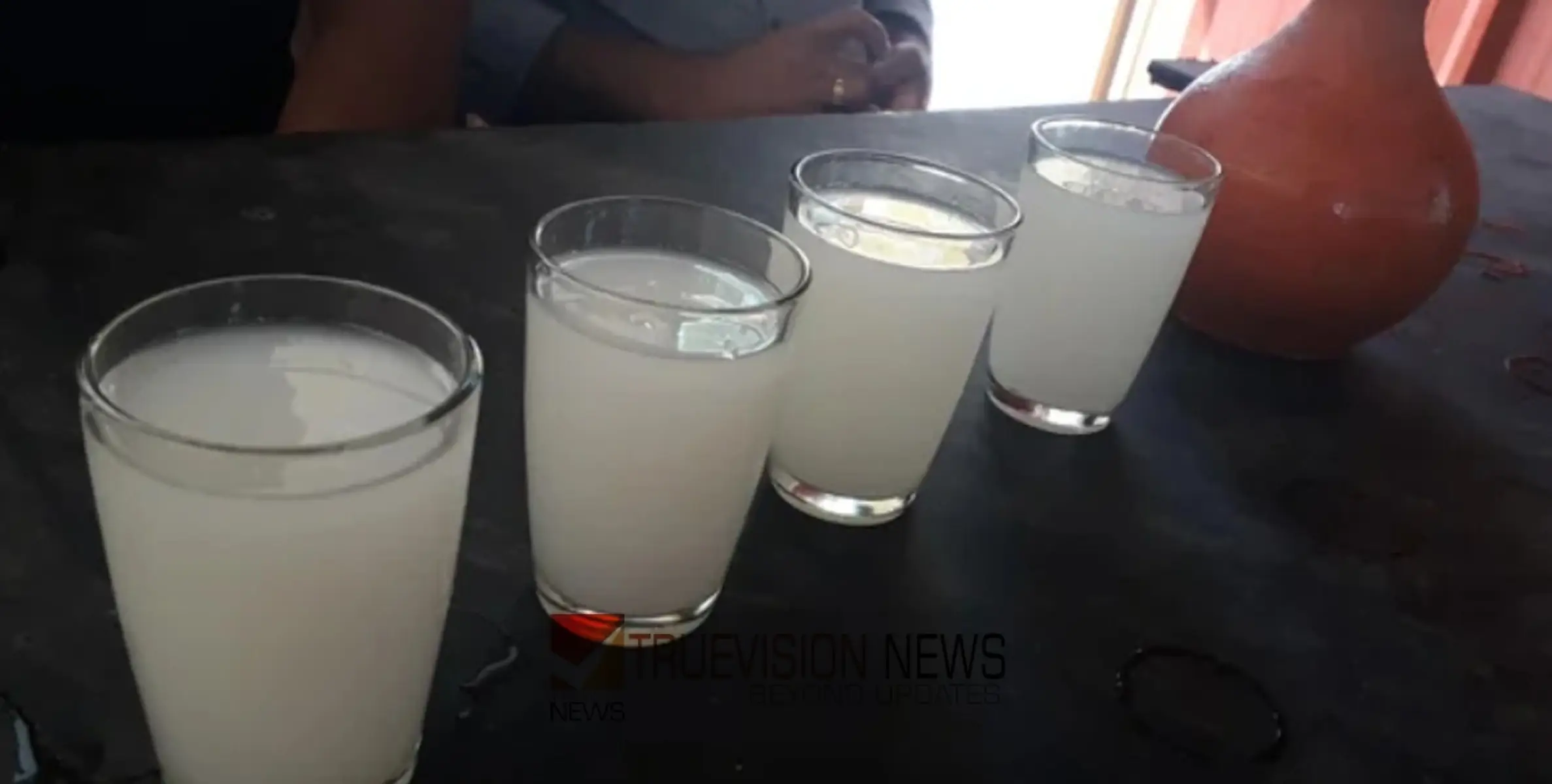 കള്ളിൽ കഫ് സിറപ്പിന്റെ സാന്നിധ്യം; കണ്ടെത്തിയത് ചിറ്റൂരിലെ ഷാപ്പുകളിൽ നിന്നെടുത്ത സാമ്പിളുകളിൽ, വ്യാപക പരിശോധന