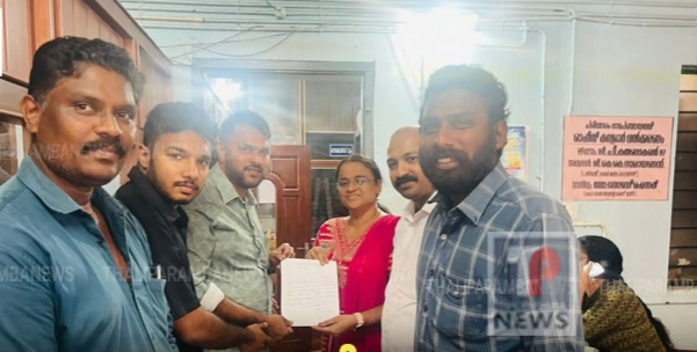 മാസങ്ങളായി കത്താത്ത എം എൽ എ യുടെ ലൈറ്റ് കത്തിച്ച് യു ഡി വൈ എഫ്