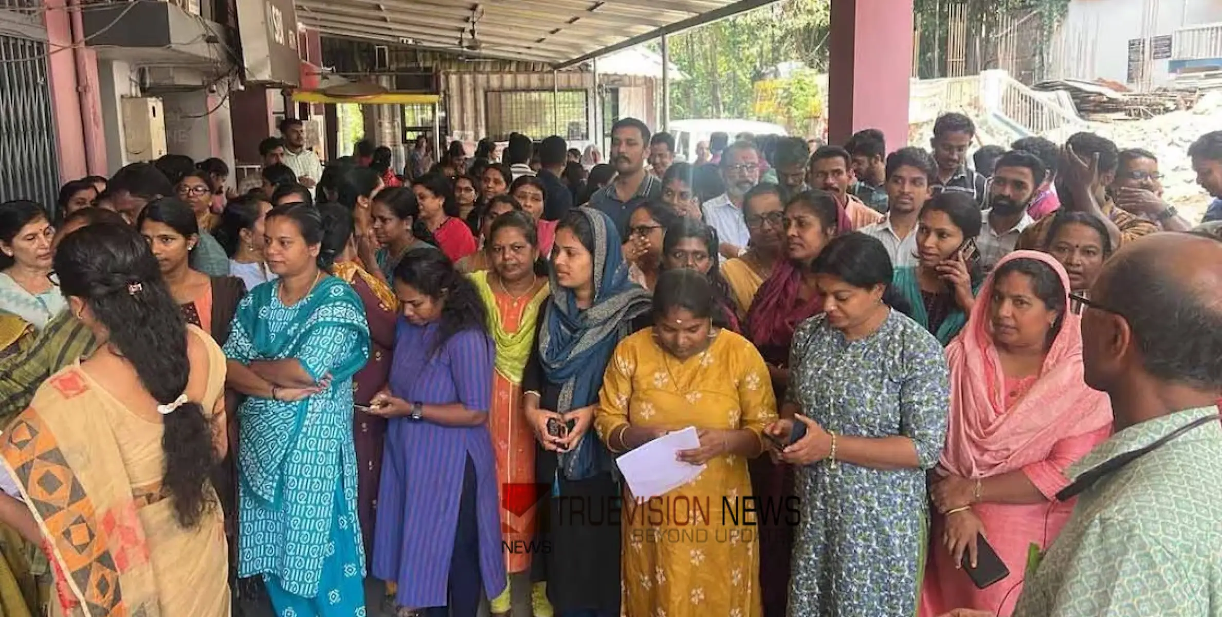 കലക്ടറേറ്റിന് ബോംബ് ഭീഷണി; കെട്ടിടത്തിൽ ആർഡിഎക്സ് വച്ചെന്ന് ഇ–മെയിൽ സന്ദേശം