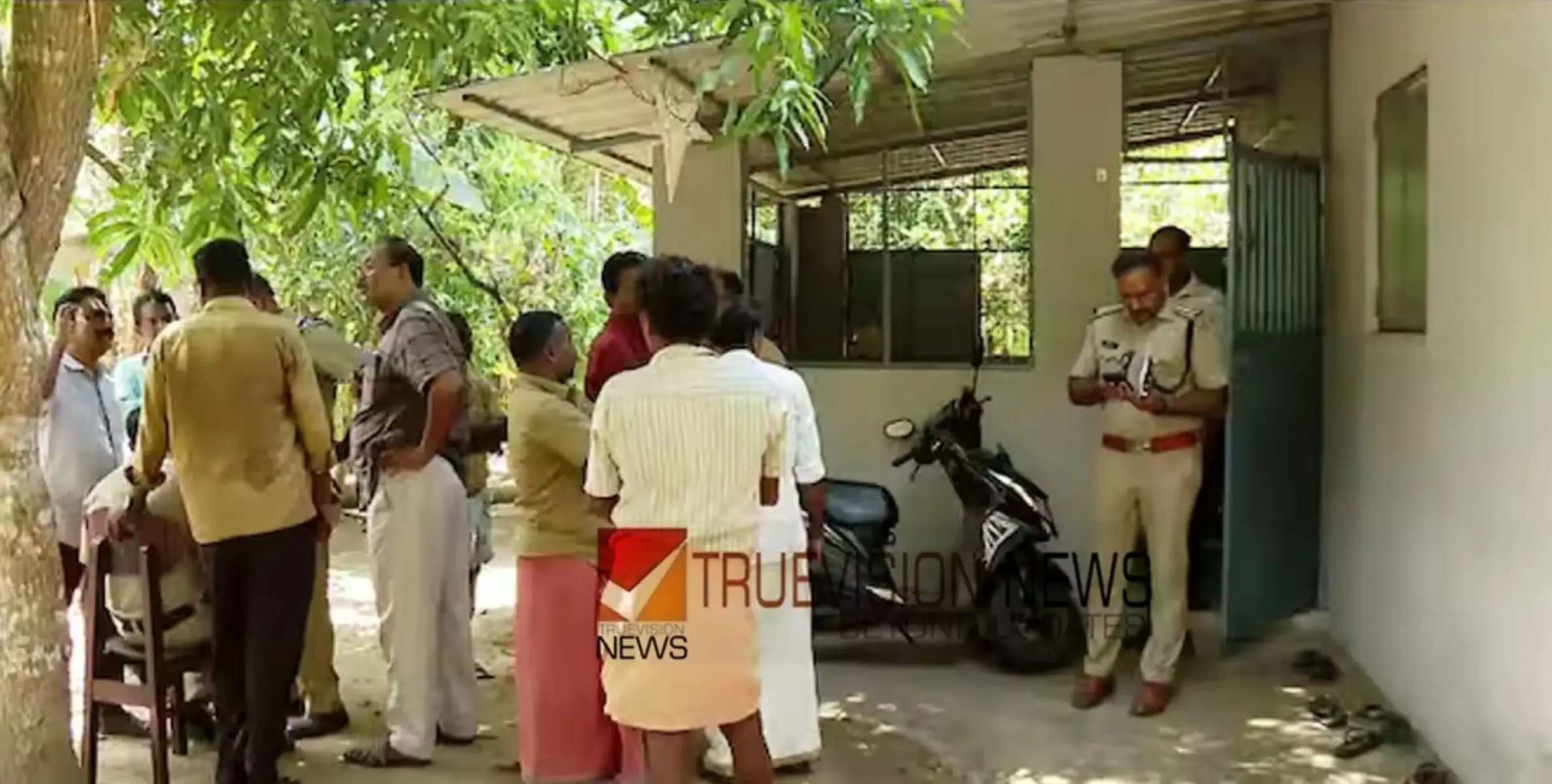 കുഞ്ഞിനെ കൊലപ്പെടുത്തി അമ്മയും അച്ഛനും ജീവനൊടുക്കി