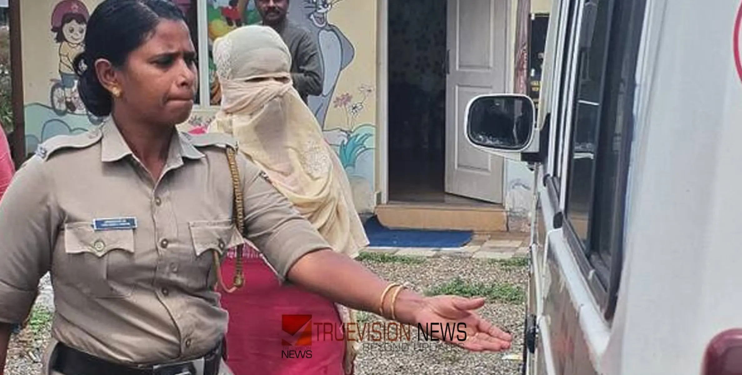 കട്ടൻ ചായ ആണെന്ന് വിശ്വസിപ്പിച്ച് മദ്യം കുടിപ്പിച്ചു;12 വയസ്സുള്ള ആൺകുട്ടി അവശനായി, യുവതി അറസ്റ്റിൽ