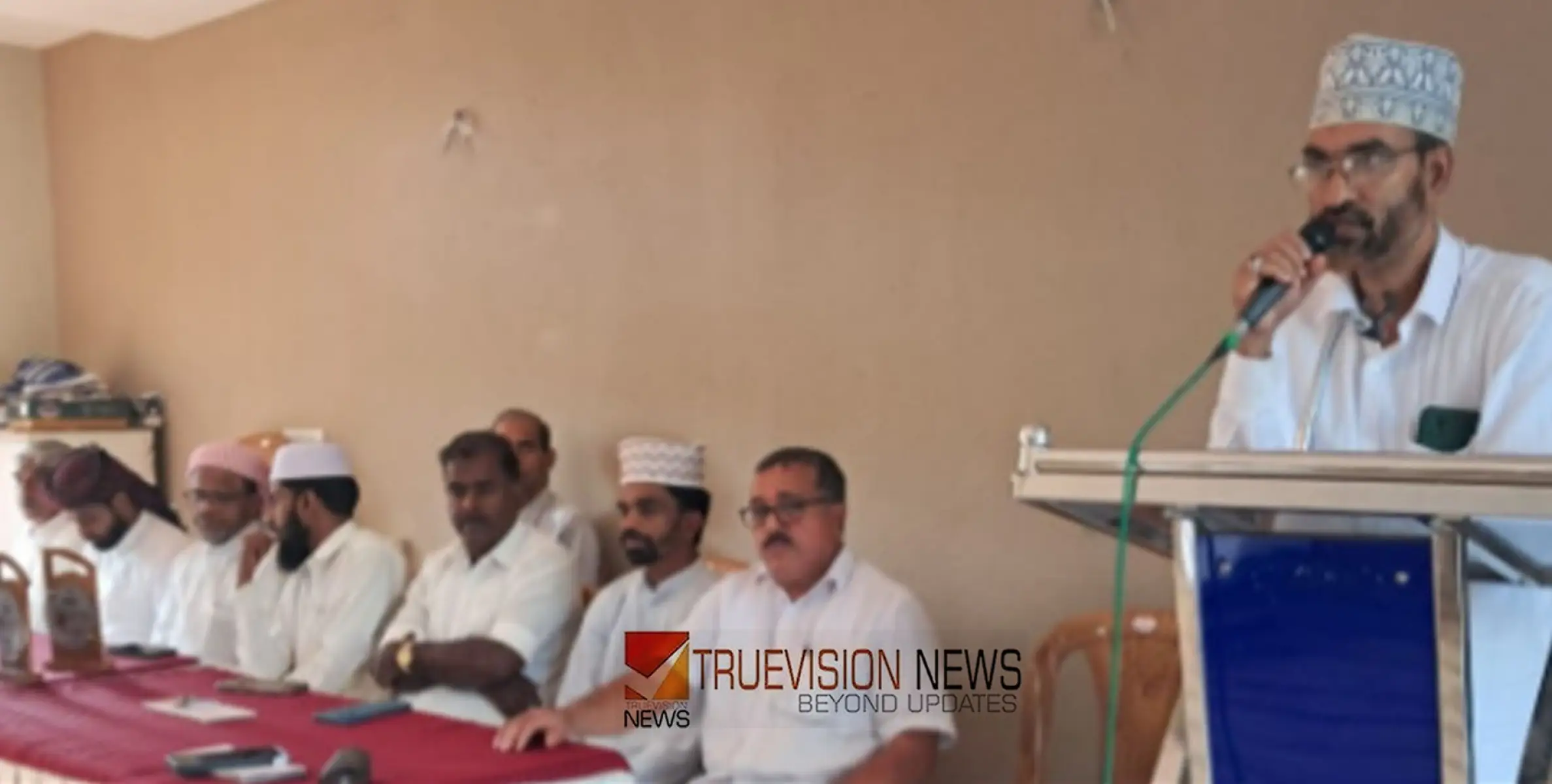മികച്ച നേട്ടം; സമസ്ത പൊതു പരീക്ഷ ടോപ്പ് പ്ലസ് വിജയികളെ അനുമോദിച്ചു 