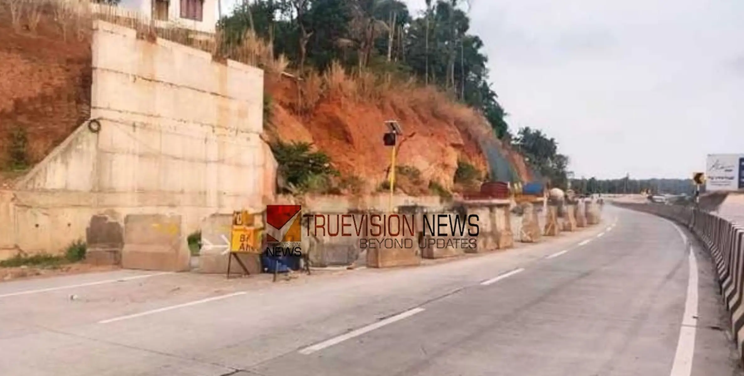 അപകടം ക്ഷണിച്ചുവരുത്തുന്ന ഡിവൈഡര്‍; നടപടി വേണമെന്ന് ഷാഫി പറമ്പില്‍ എംപി
