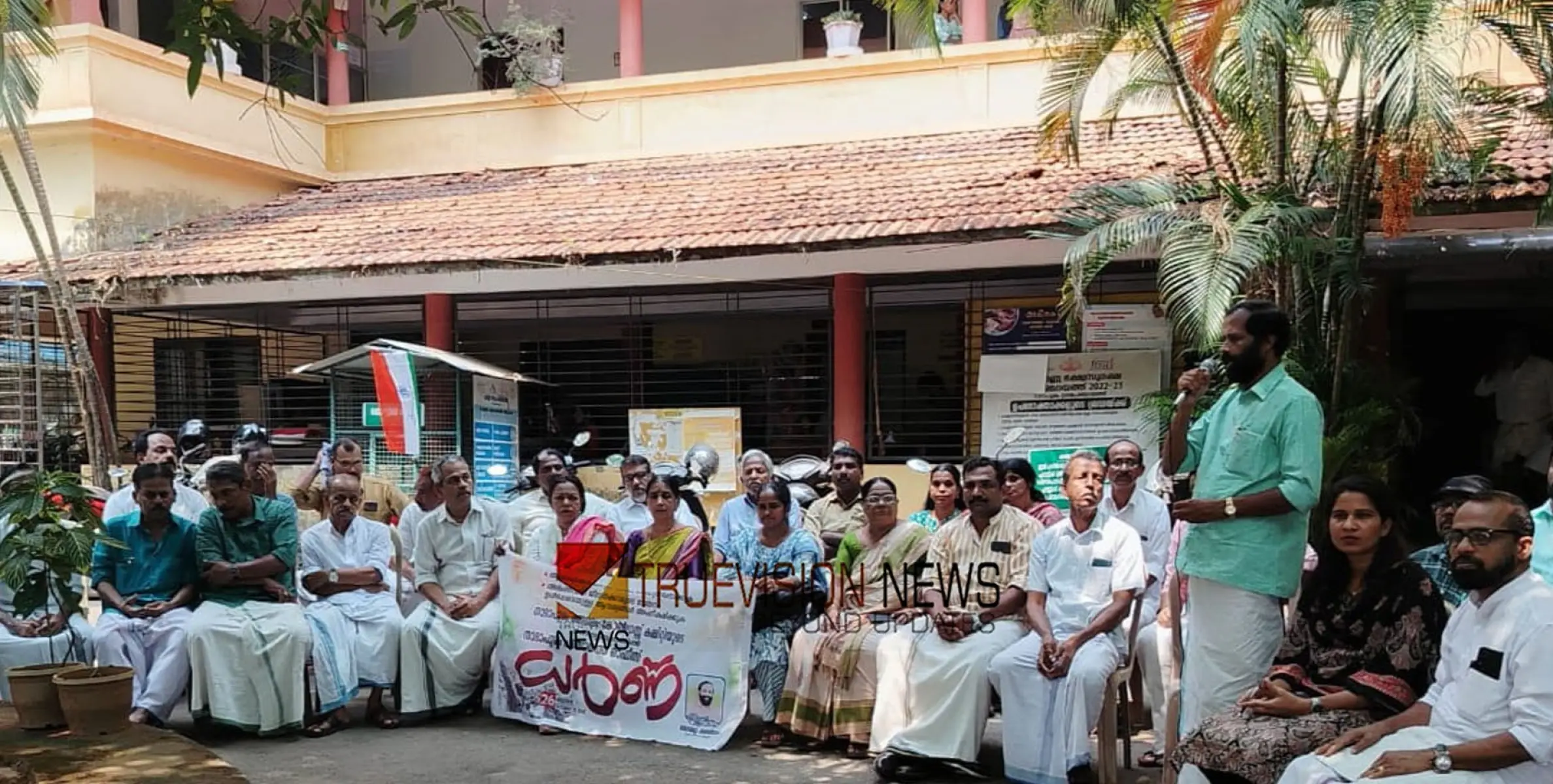 ധർണ്ണാ സമരം; ആശമാർക്കും അംഗനവാടി ടീച്ചർമാർക്കും ഐക്യദാർഢ്യം പ്രകടിപ്പിച്ച് കോൺഗ്രസ് 