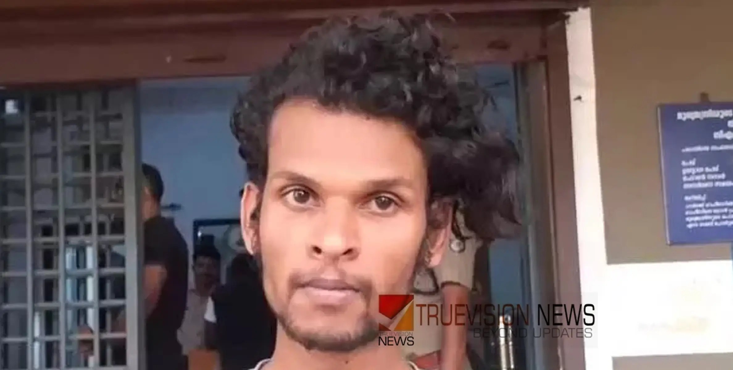 ഇൻസ്റ്റഗ്രാമിലൂടെ പരിചയപ്പെട്ടു; 17-കാരിയെ ഒന്നരവർഷം പീഡിപ്പിച്ച് മുങ്ങിയ പ്രതി ഉത്തർപ്രദേശിൽ പിടിയിൽ