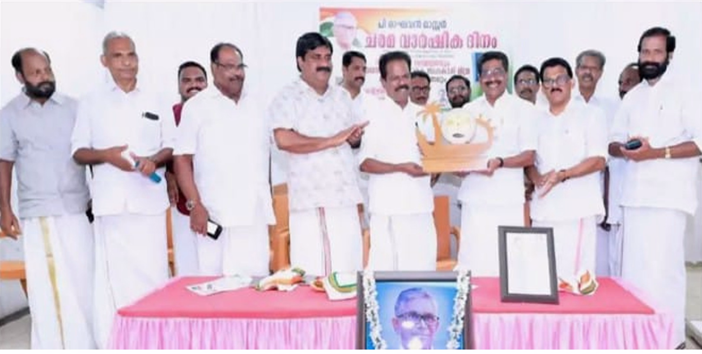  സിപിഎം സംസ്ഥാനത്ത് സഹകരണ സ്ഥാപനങ്ങളെ കൊളളയടിക്കുകയാണ് : മുല്ലപ്പള്ളി രാമചന്ദ്രന്‍