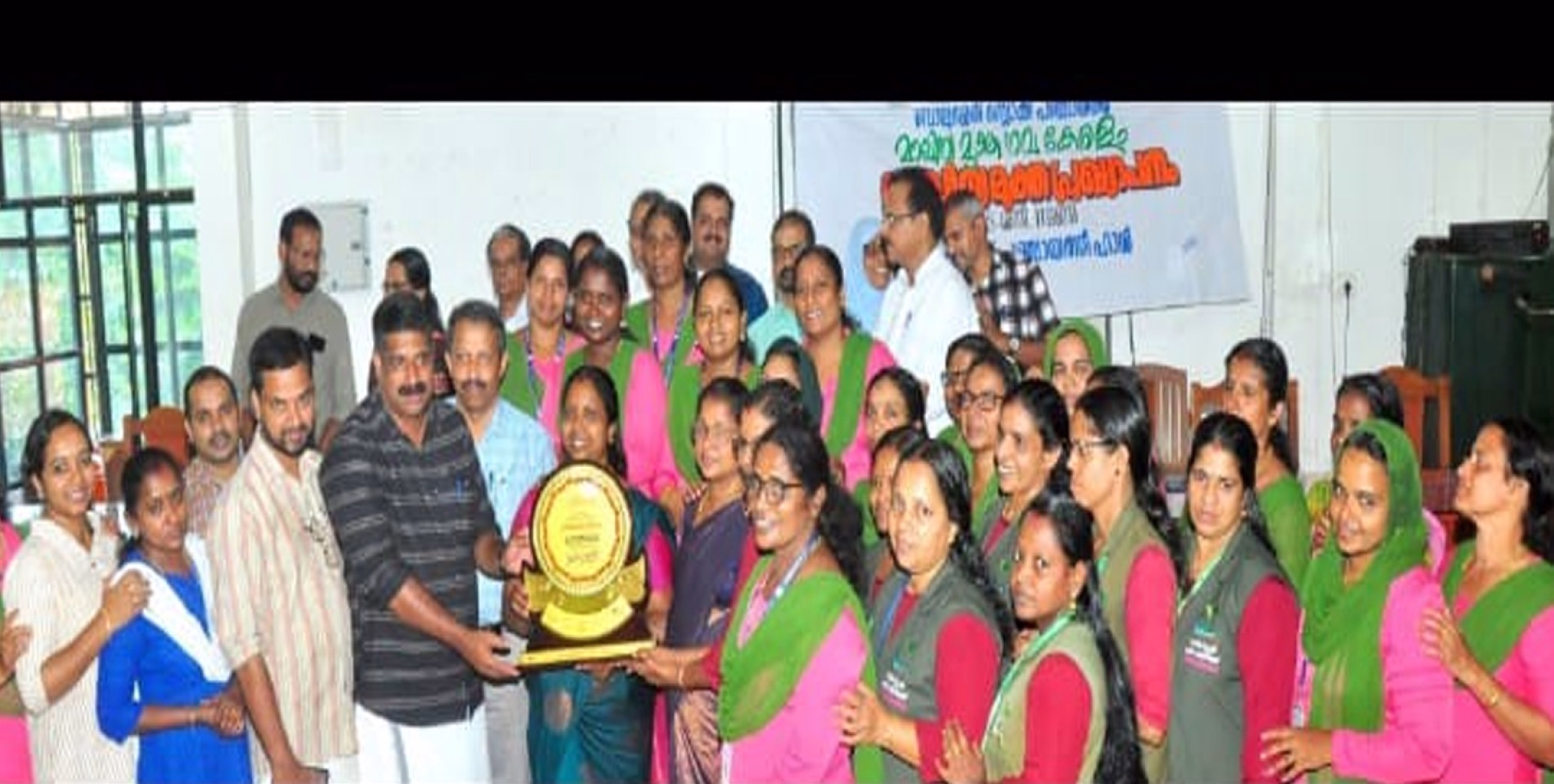 മാലിന്യമുക്ത നവകേരളം ;  ബാലുശ്ശേരി ബ്ലോക്ക് പഞ്ചായത്ത് ശുചിത്വ പ്രഖ്യാപനം ശ്രദ്ധേയമായി 